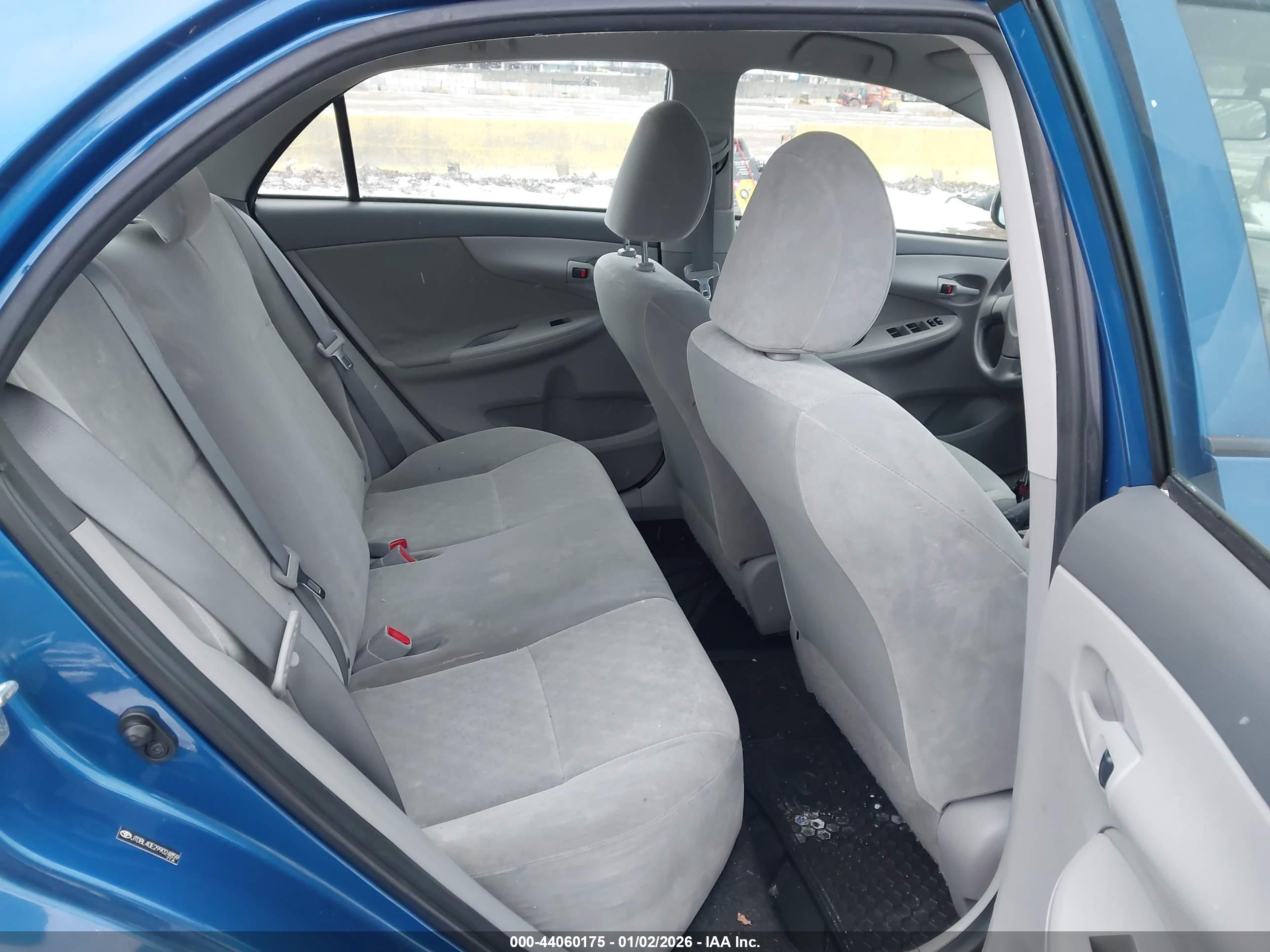 TOYOTA COROLLA image 8