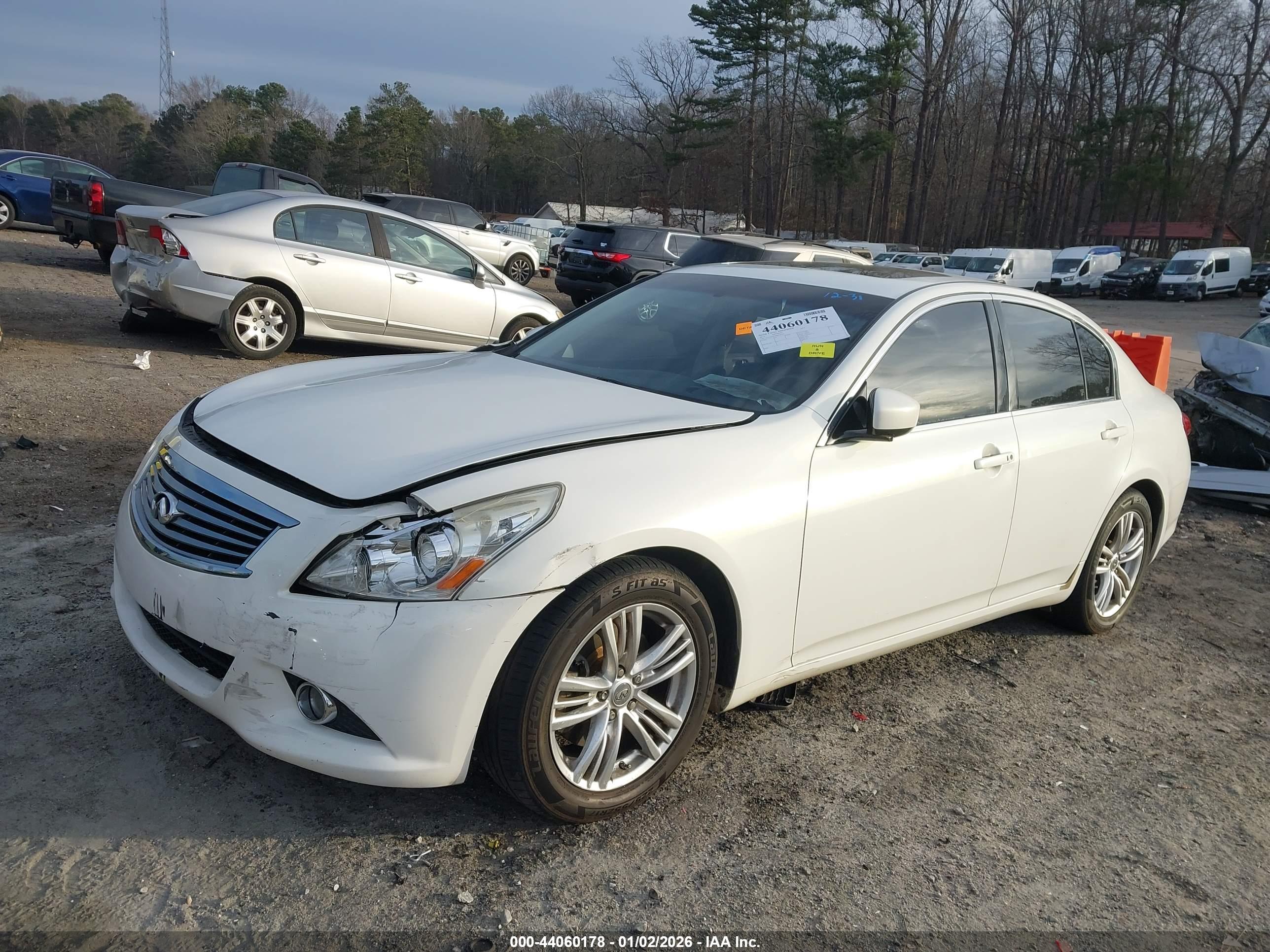 INFINITI G37 image 2