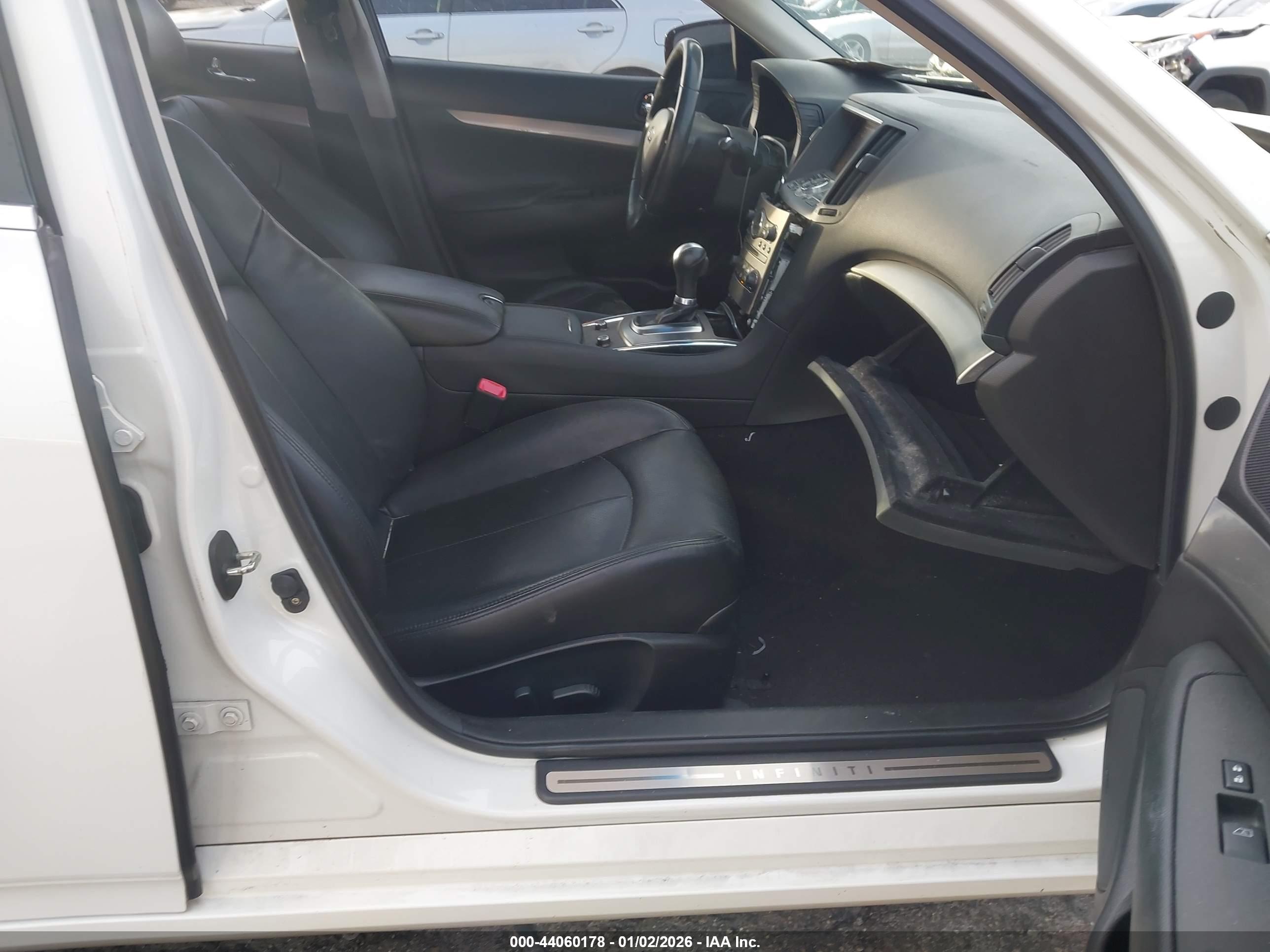 INFINITI G37 image 5
