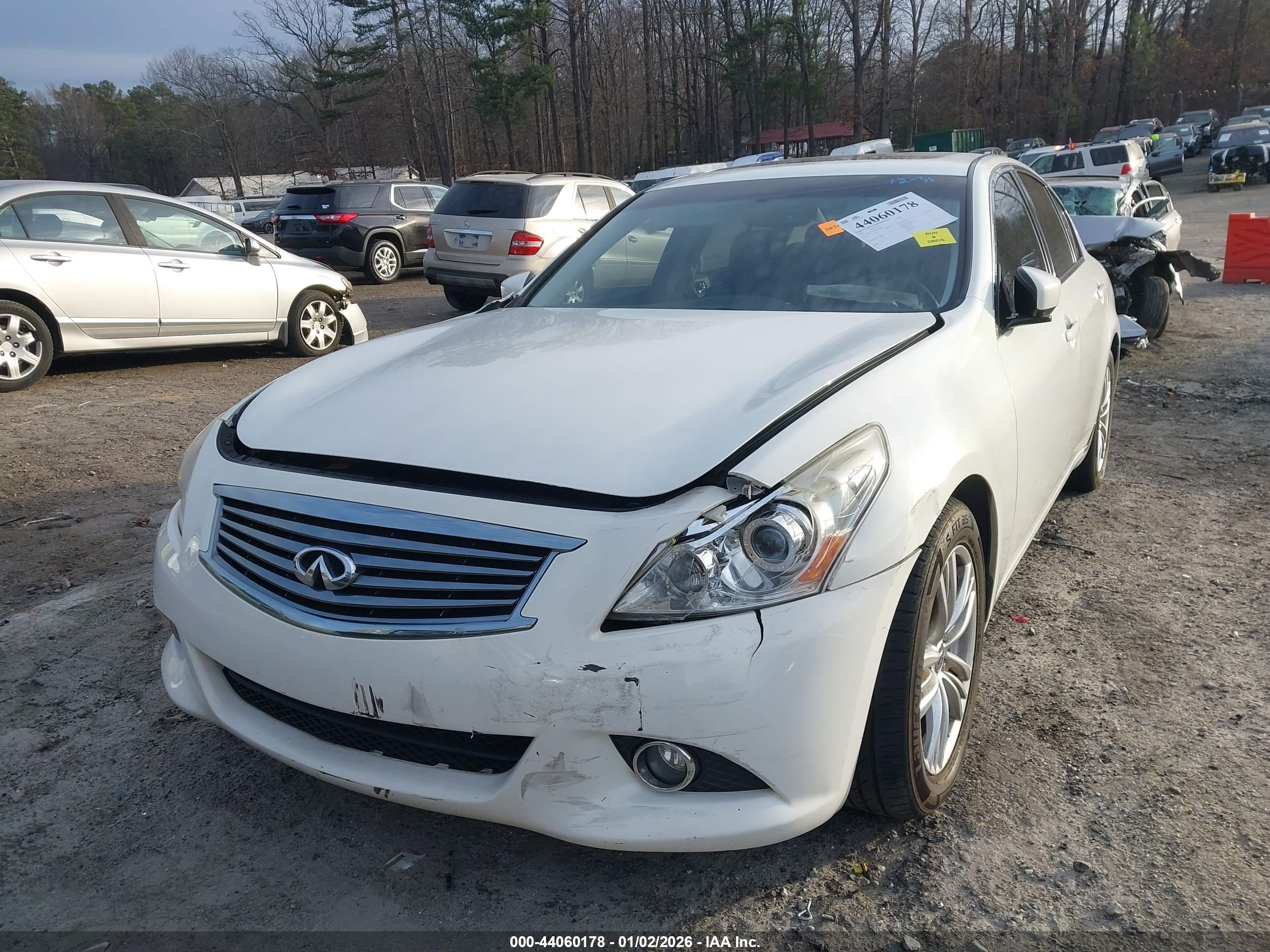 INFINITI G37 image 6