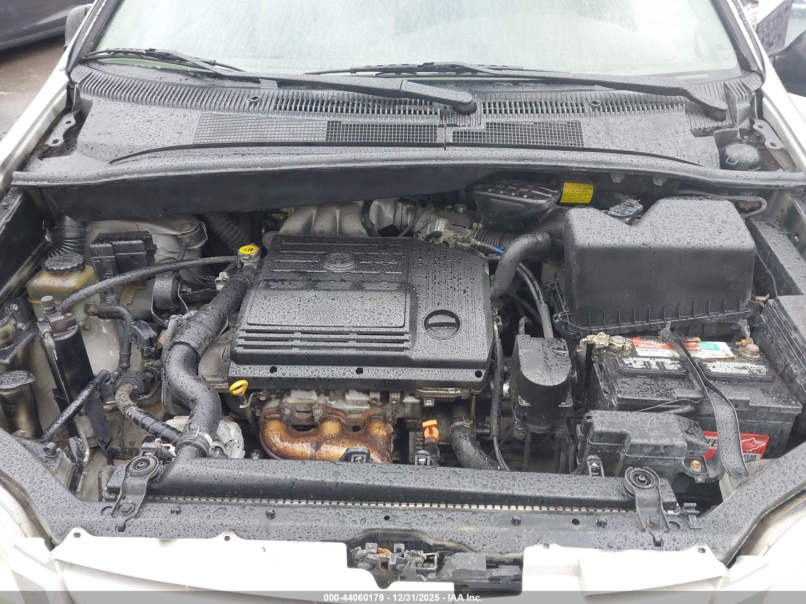TOYOTA SIENNA image 10