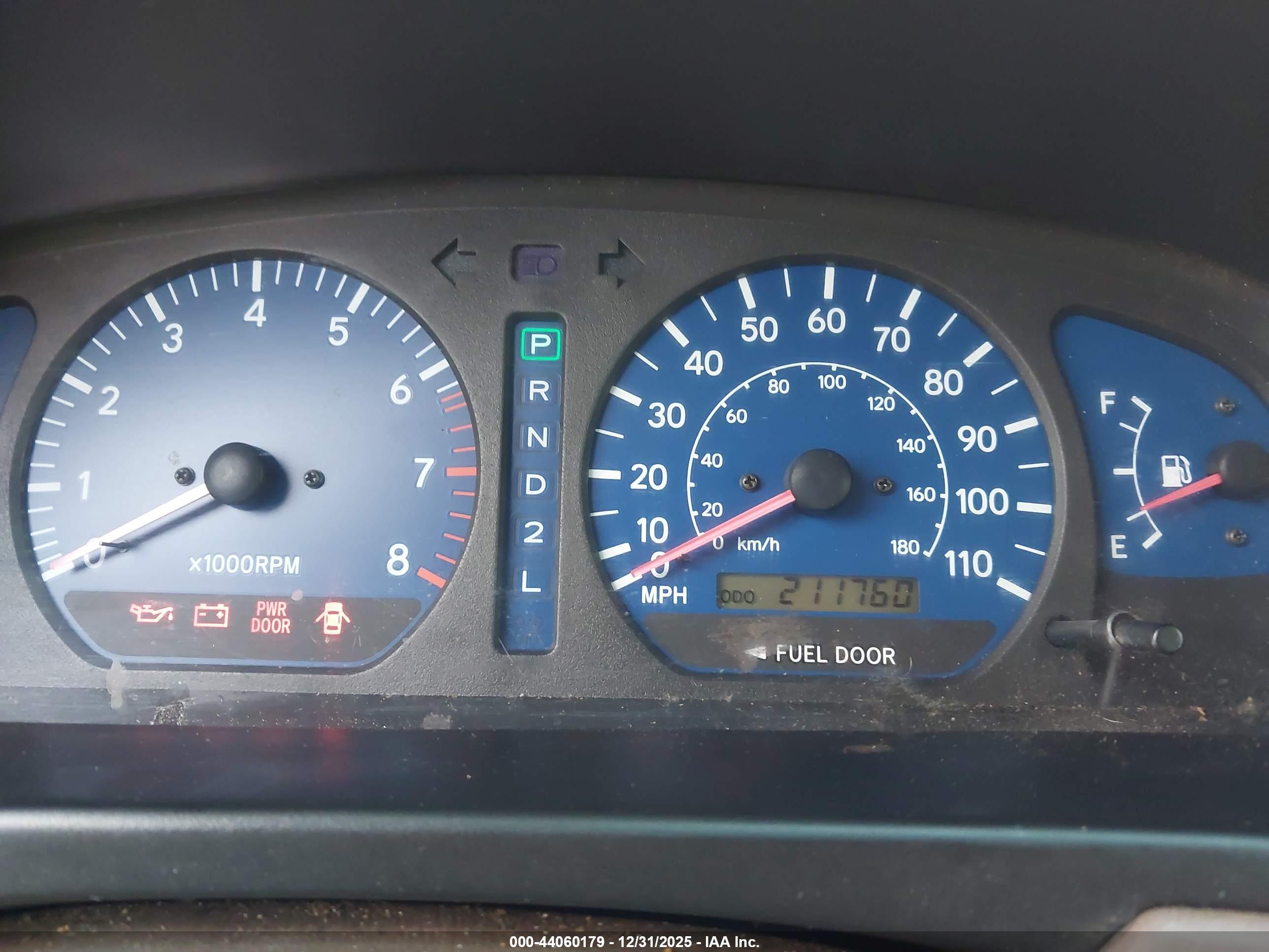 TOYOTA SIENNA image 7