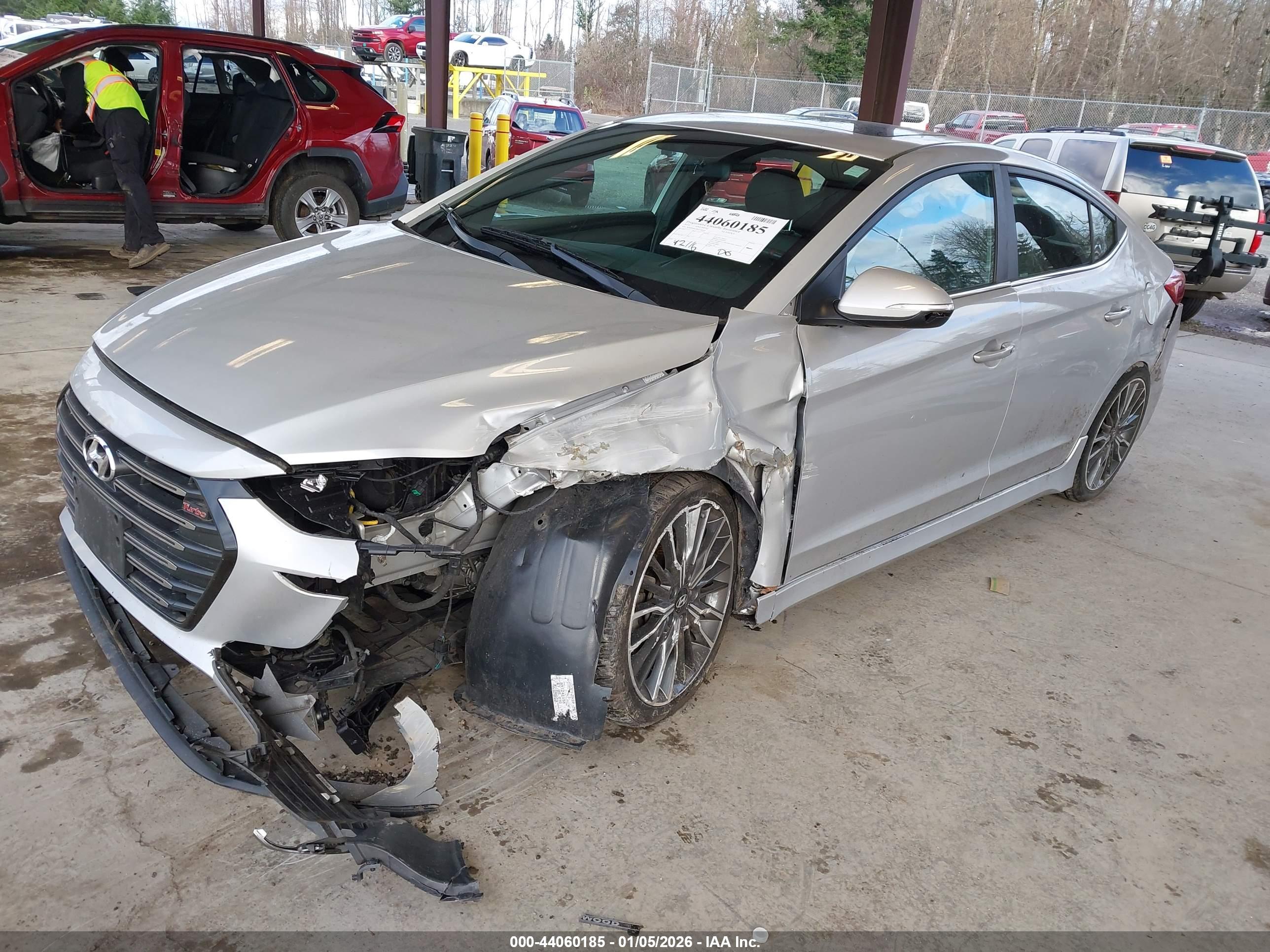 HYUNDAI ELANTRA image 2