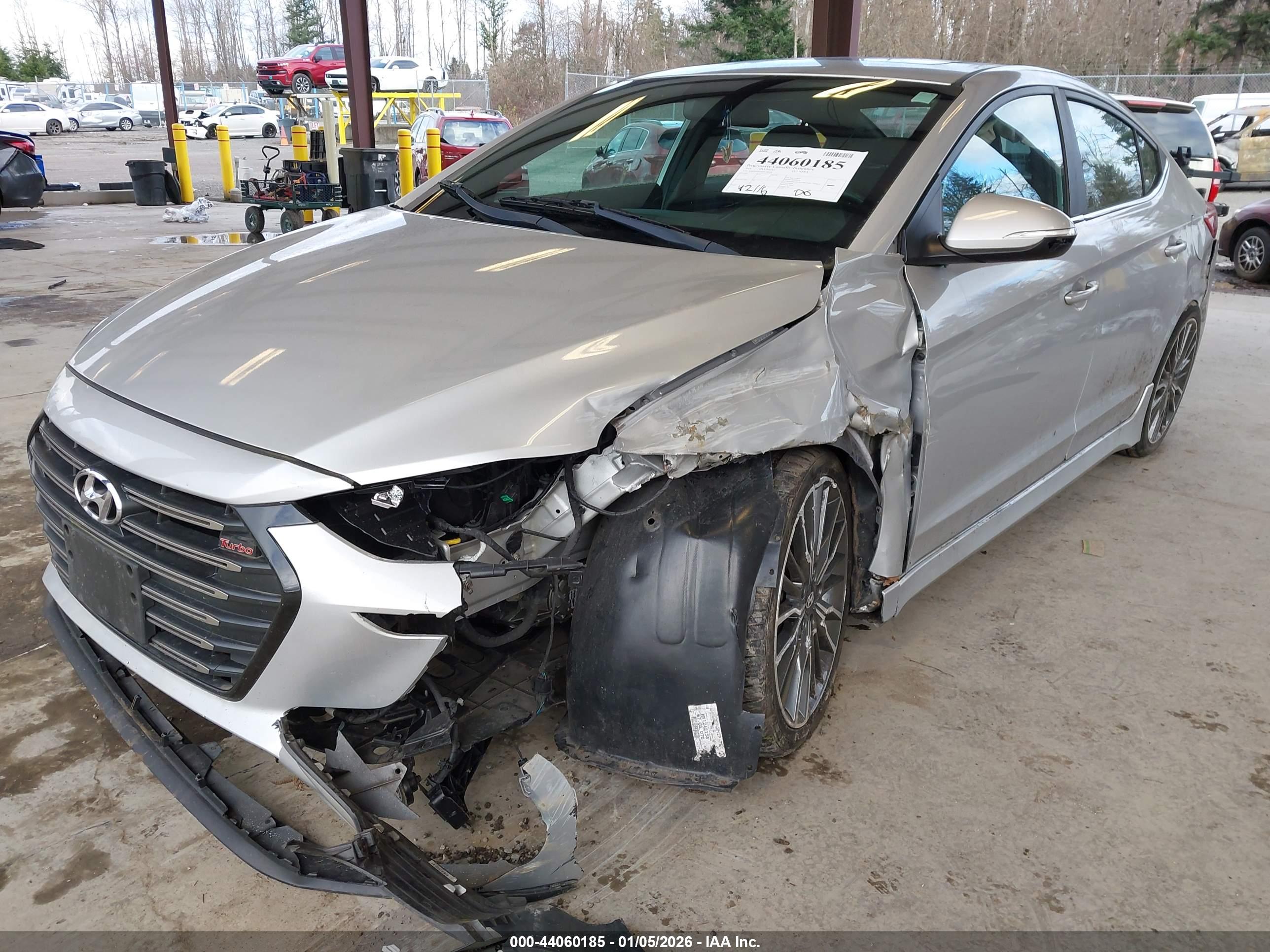 HYUNDAI ELANTRA image 6