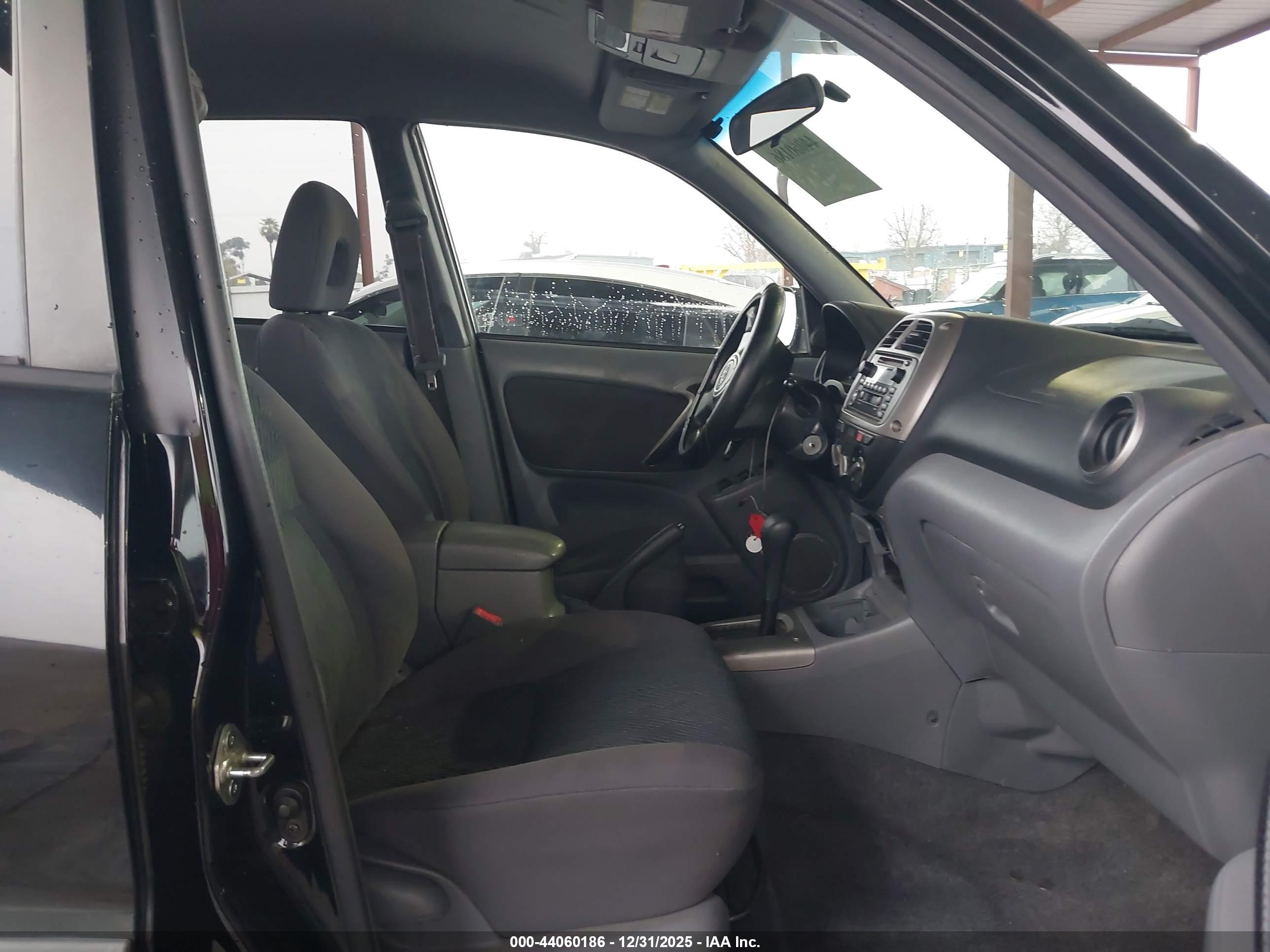 TOYOTA RAV4 image 5