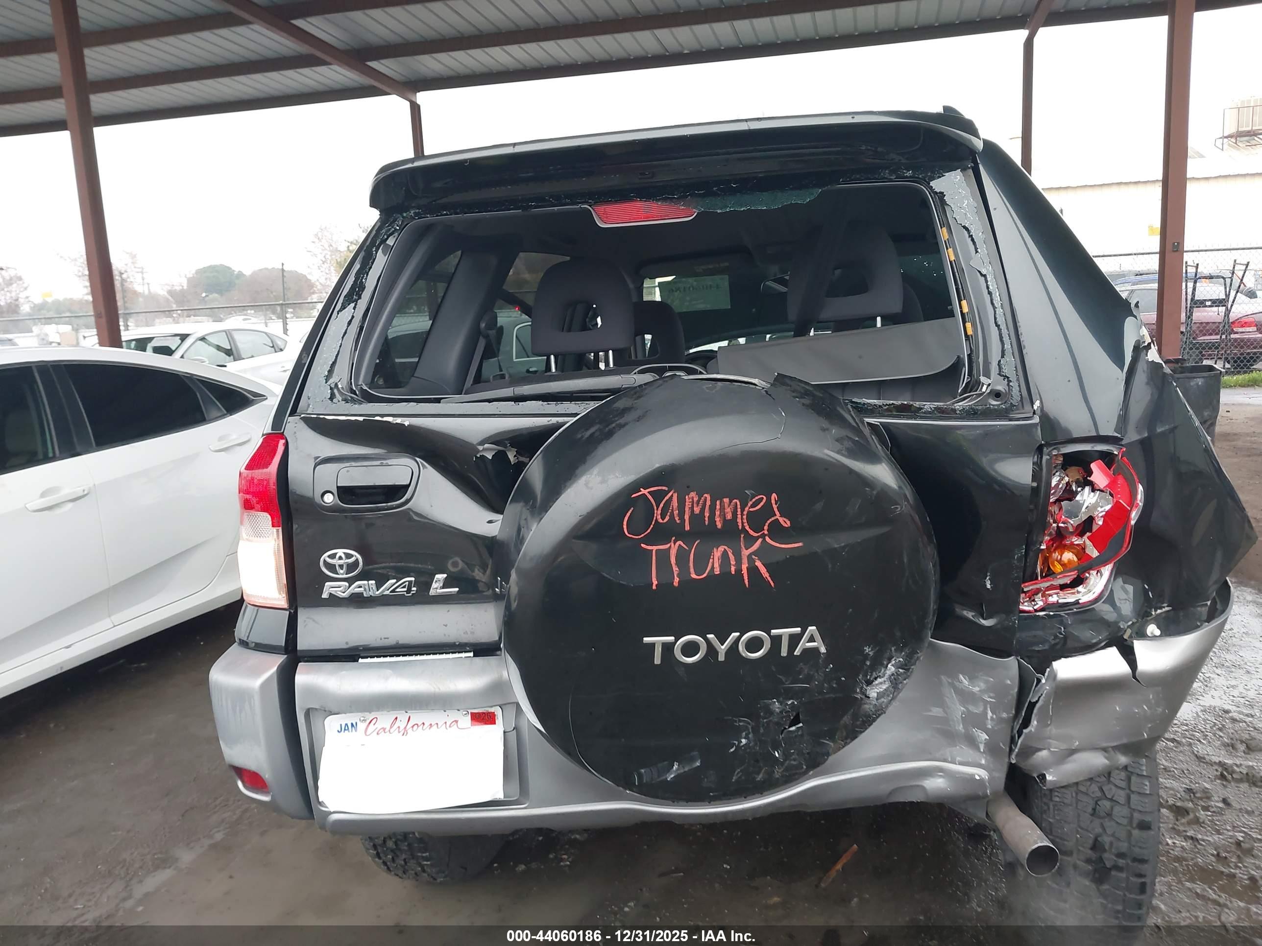 TOYOTA RAV4 image 6