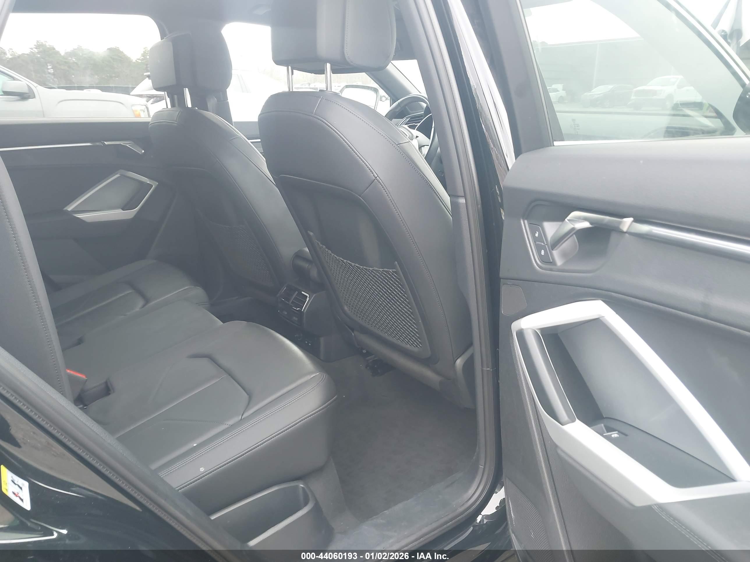 AUDI Q3 image 8