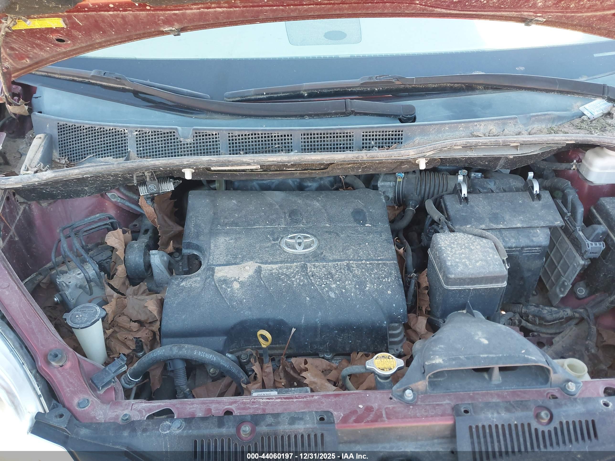 TOYOTA SIENNA image 10