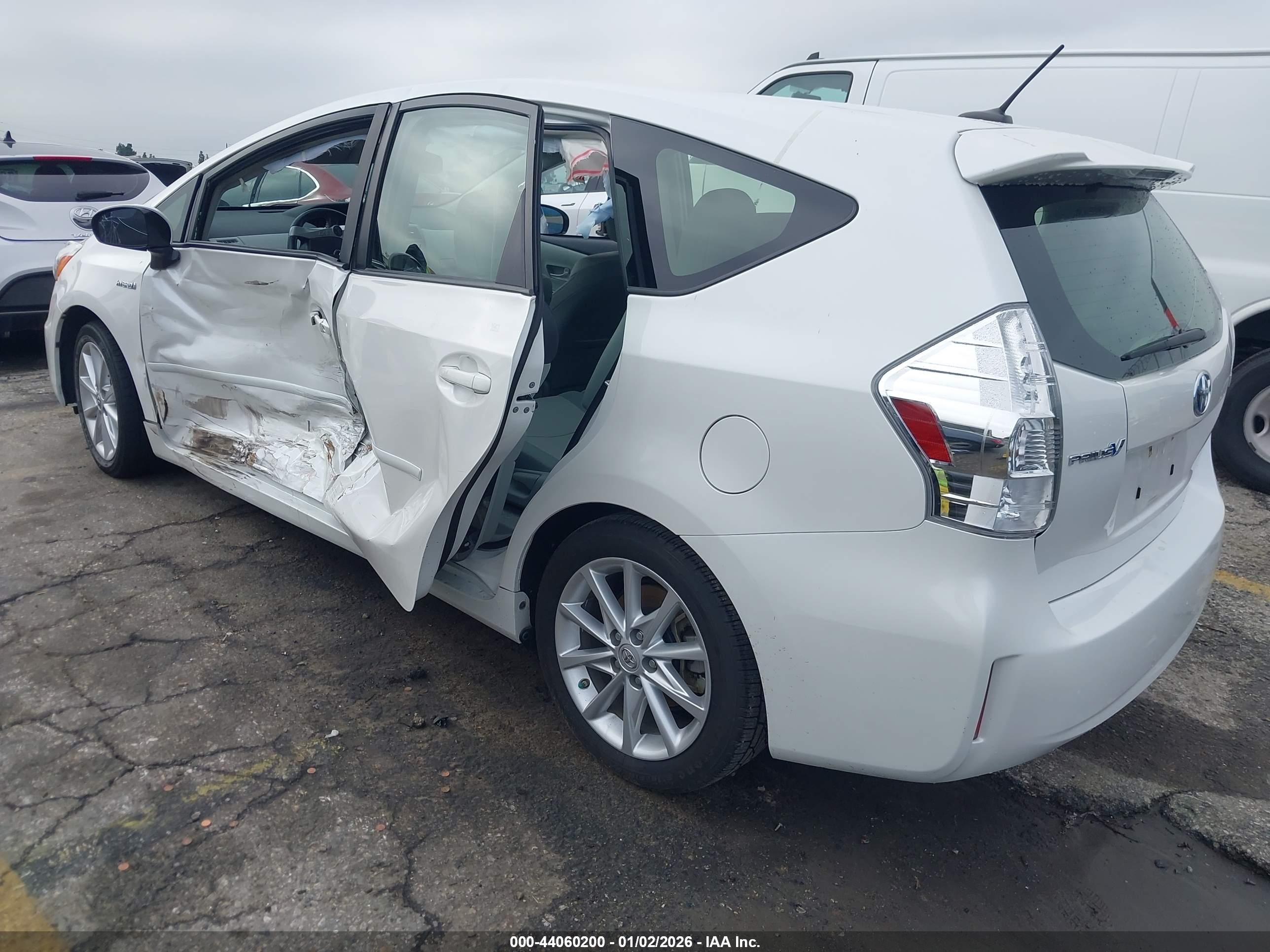 TOYOTA PRIUS image 3