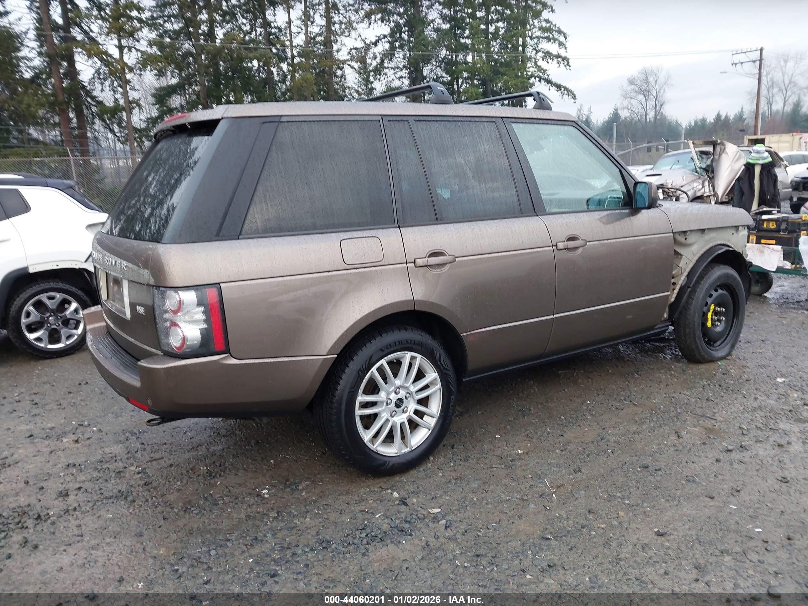 LAND ROVER image 4