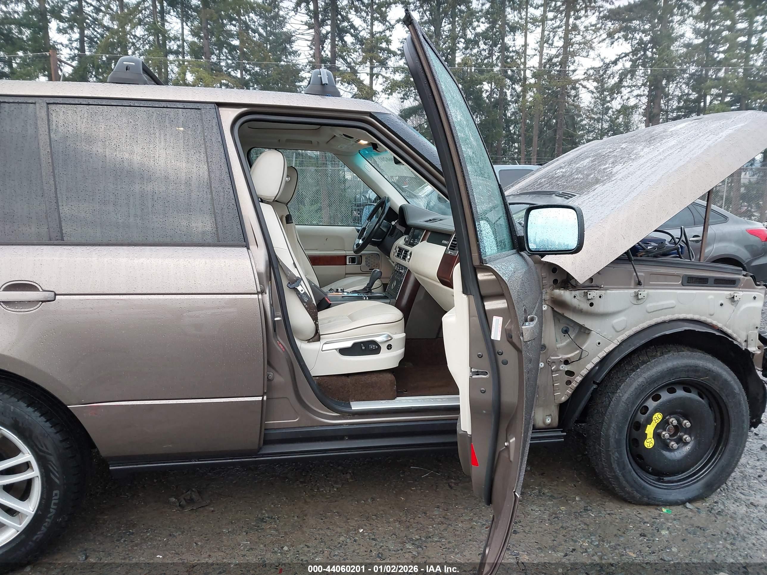 LAND ROVER image 5