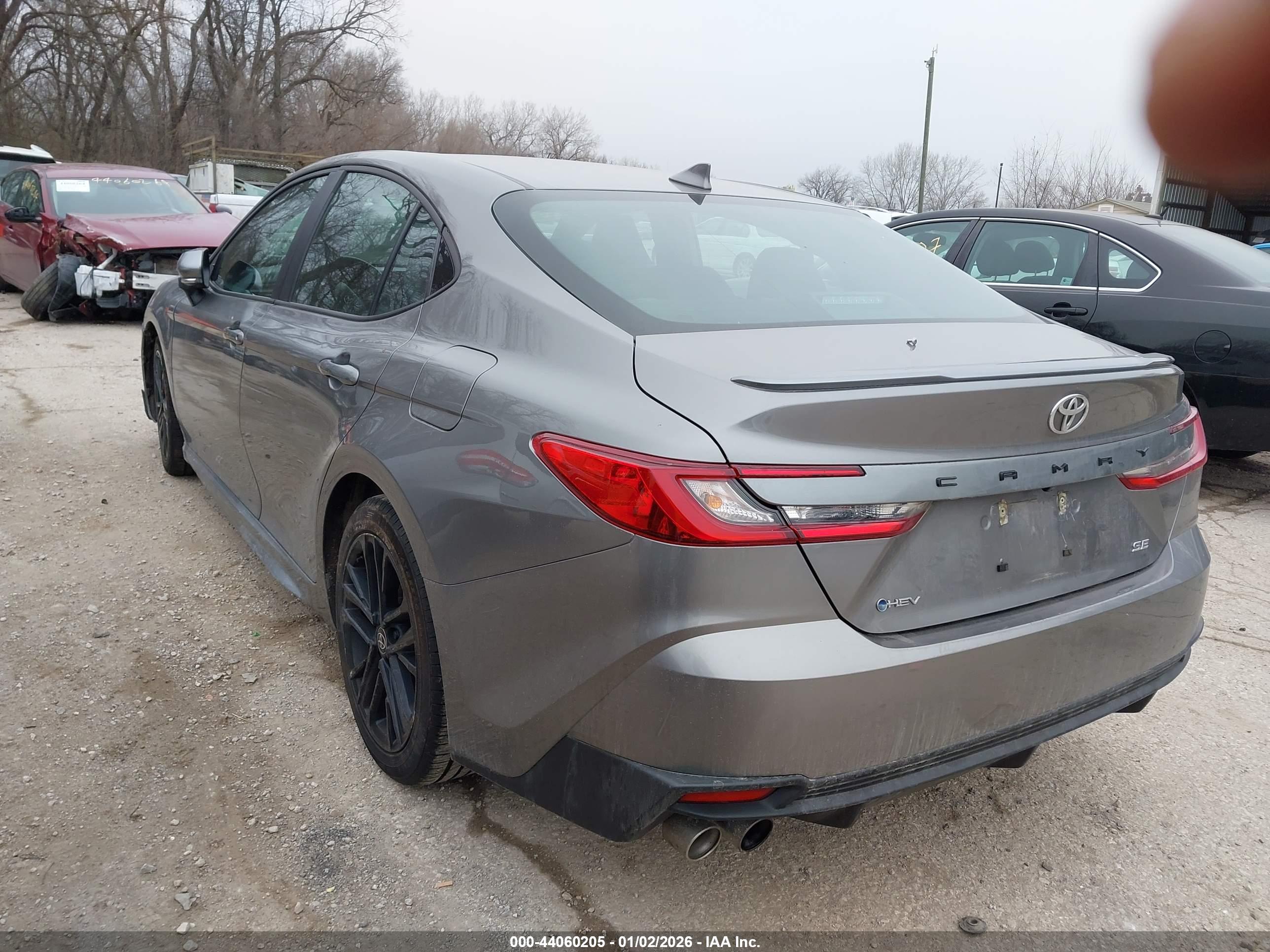 TOYOTA CAMRY image 3