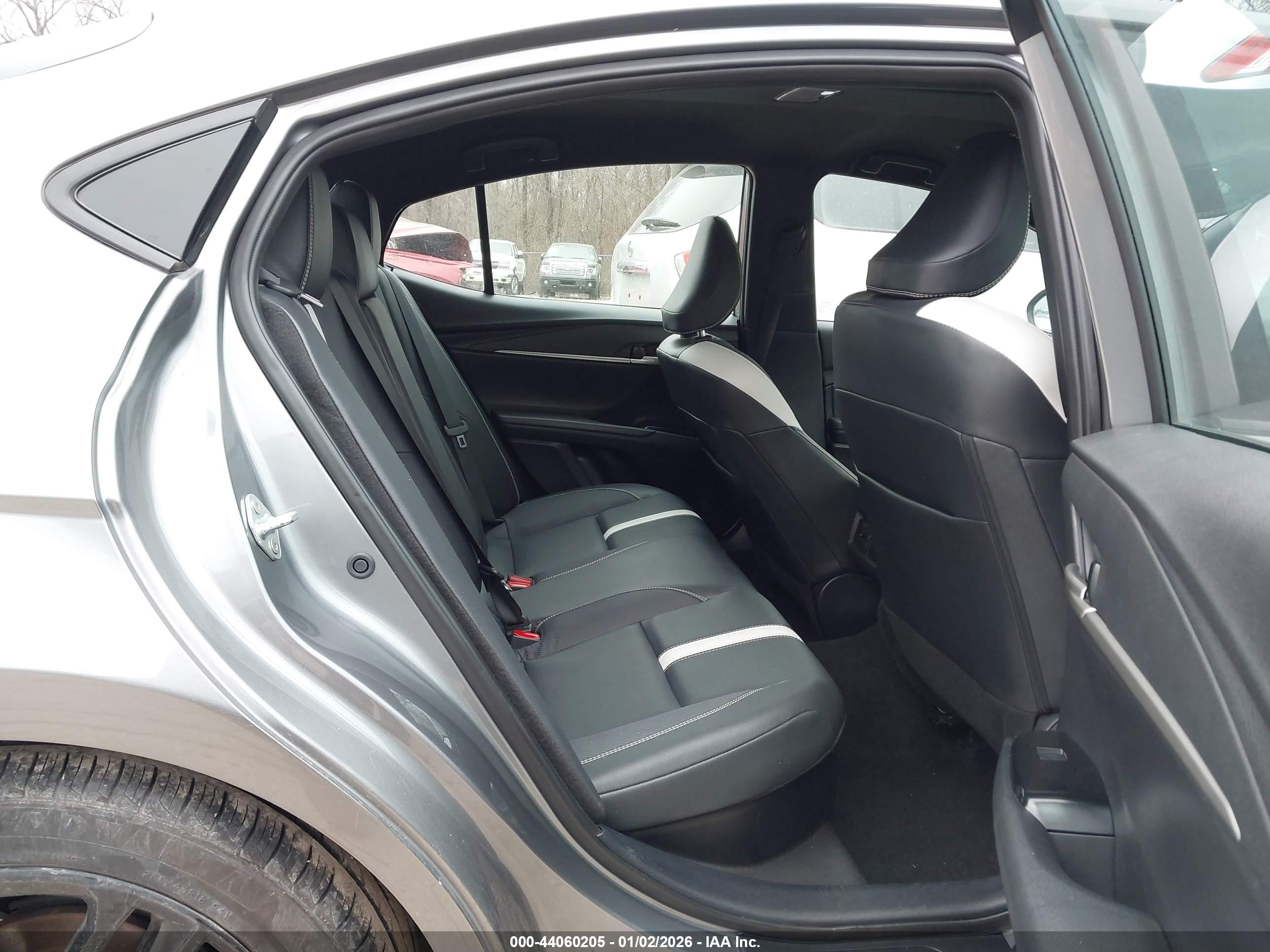 TOYOTA CAMRY image 8
