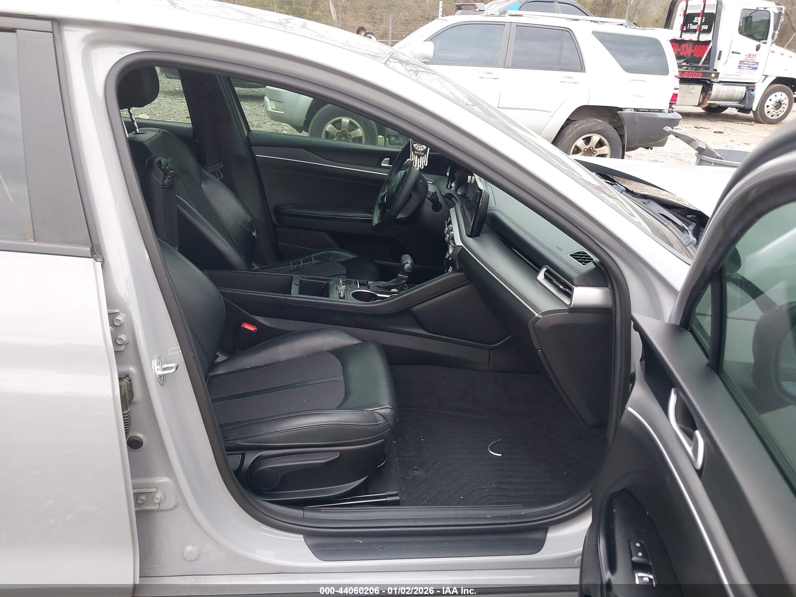 KIA K5 image 5