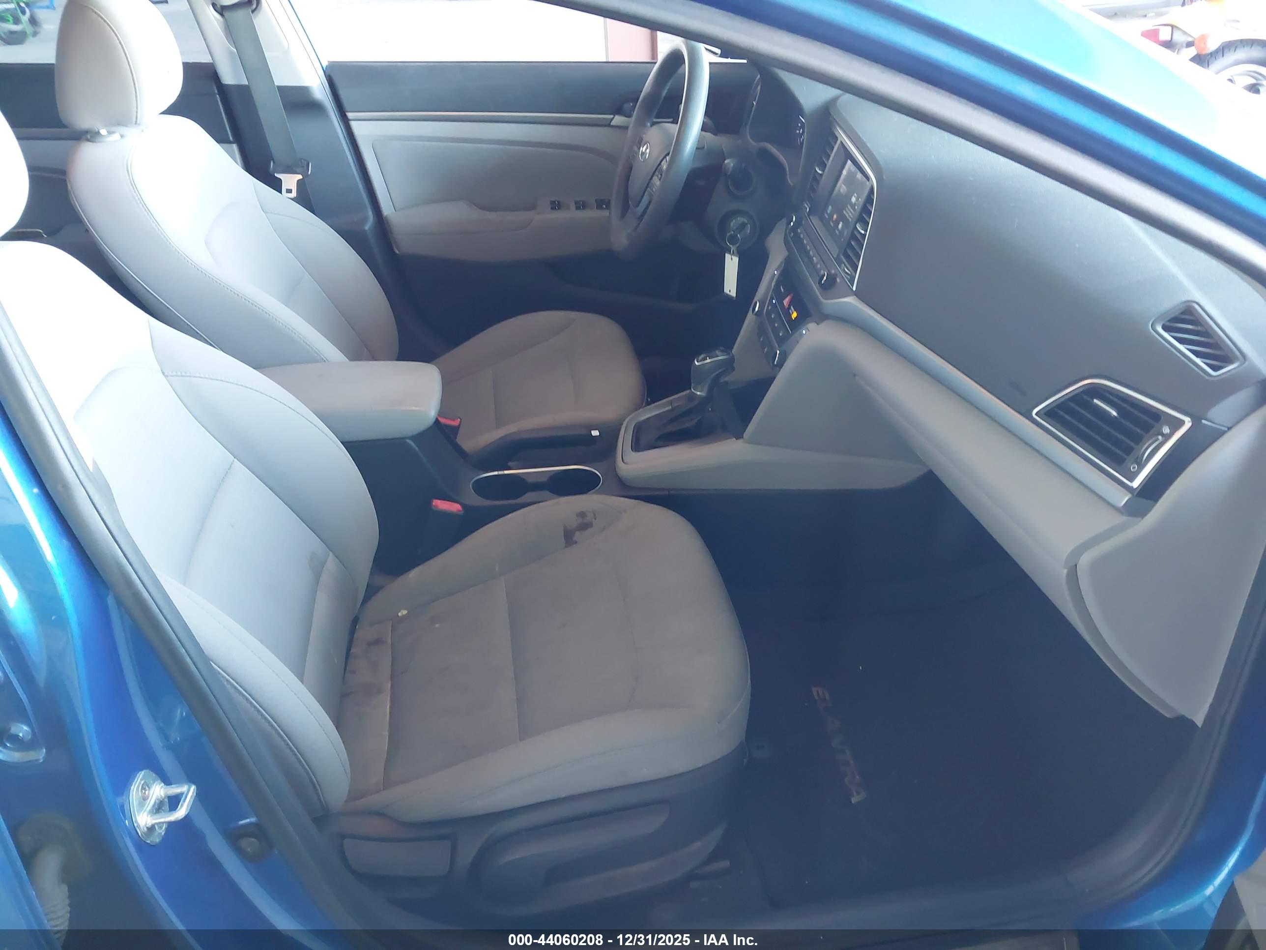 HYUNDAI ELANTRA image 5