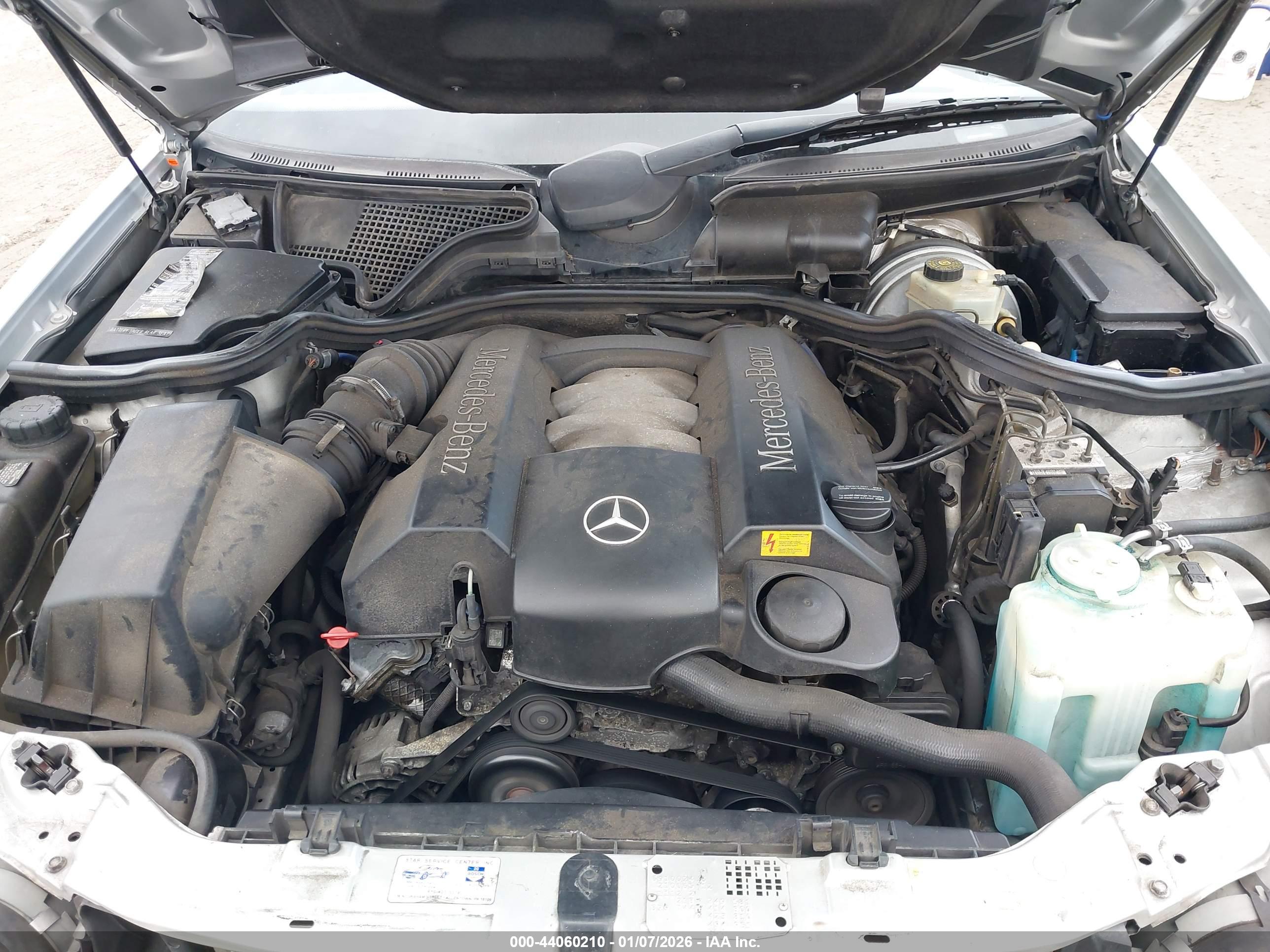 MERCEDES-BENZ E image 10