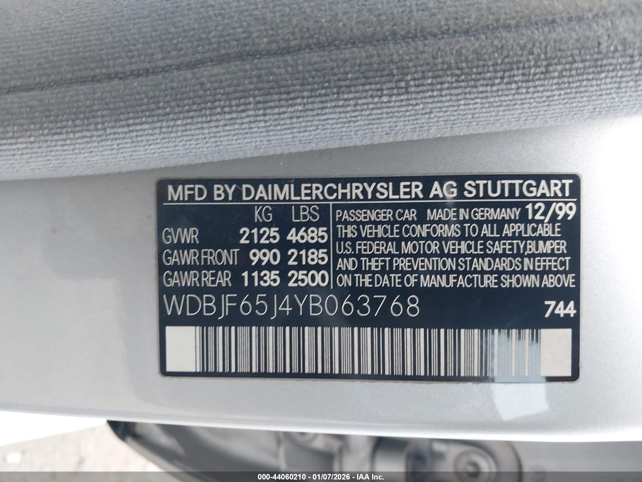 MERCEDES-BENZ E image 9