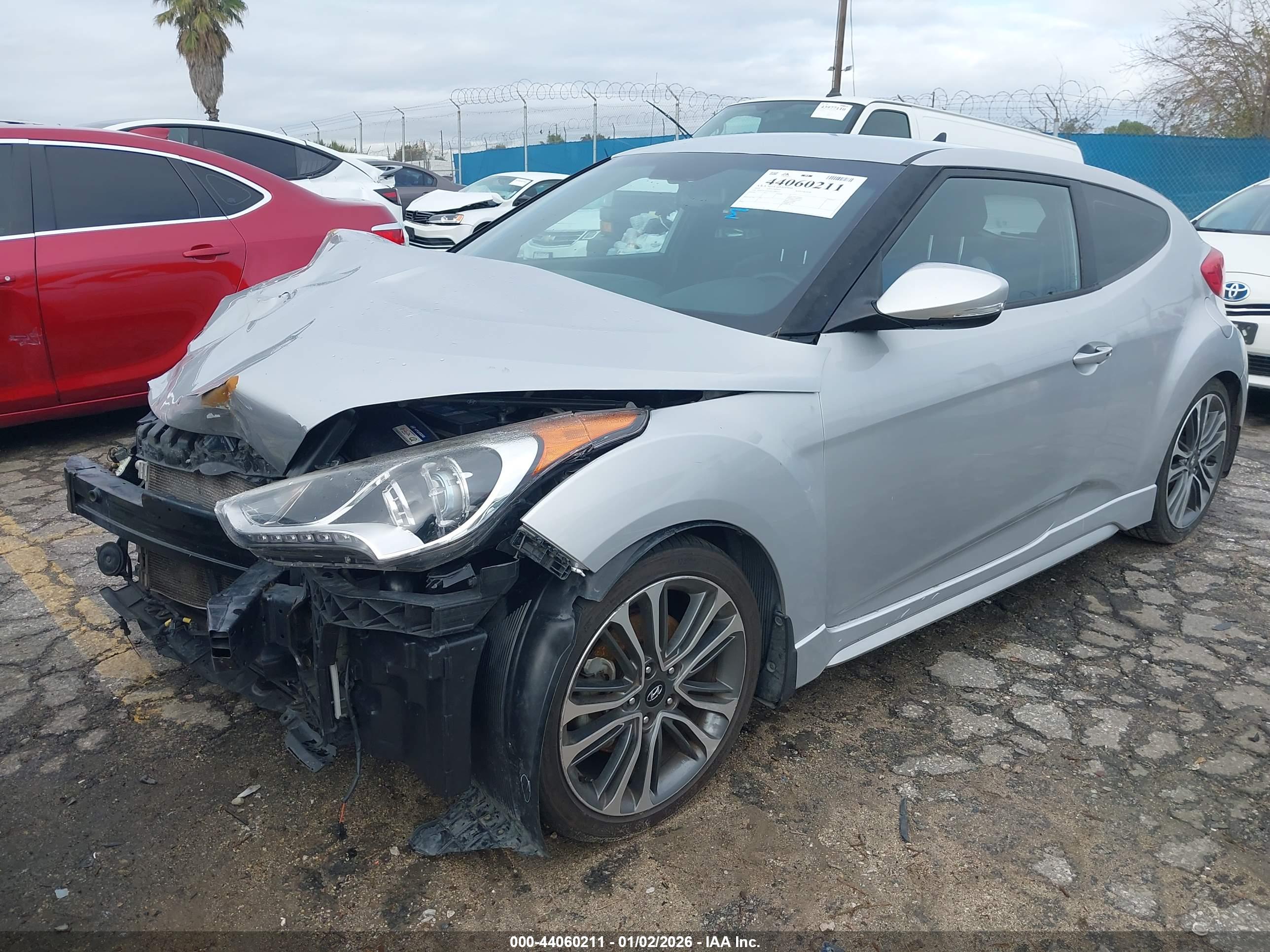 HYUNDAI VELOSTER image 2