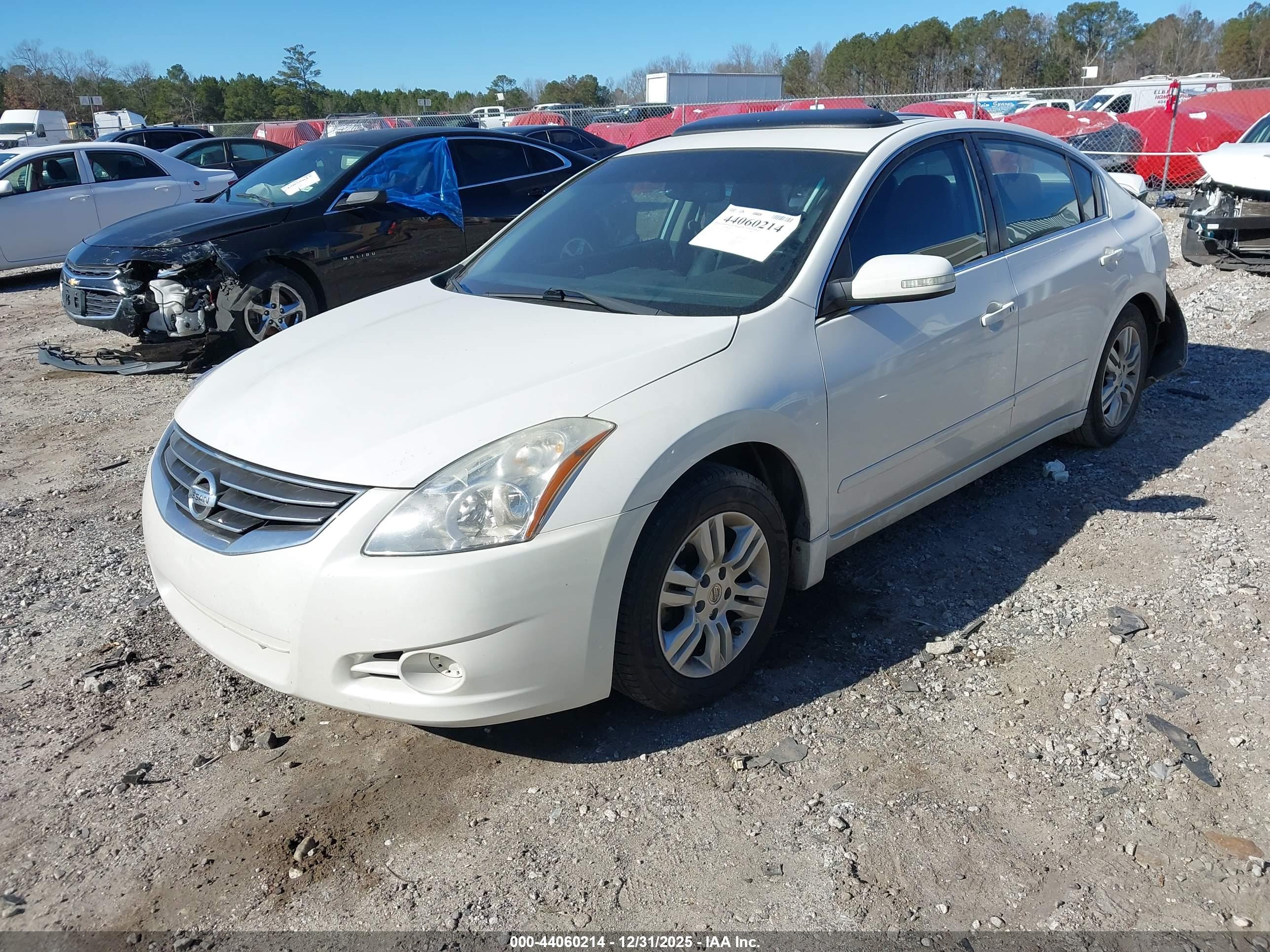 NISSAN ALTIMA image 2