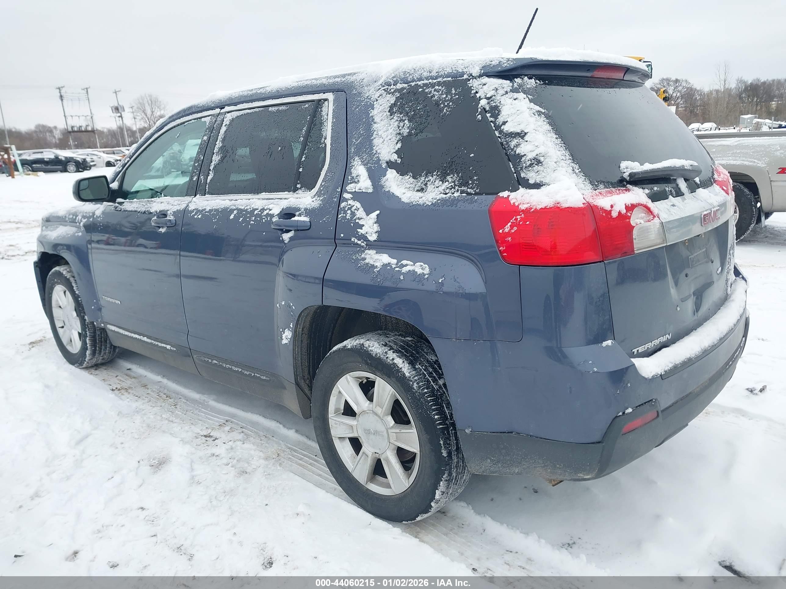 GMC TERRAIN image 3