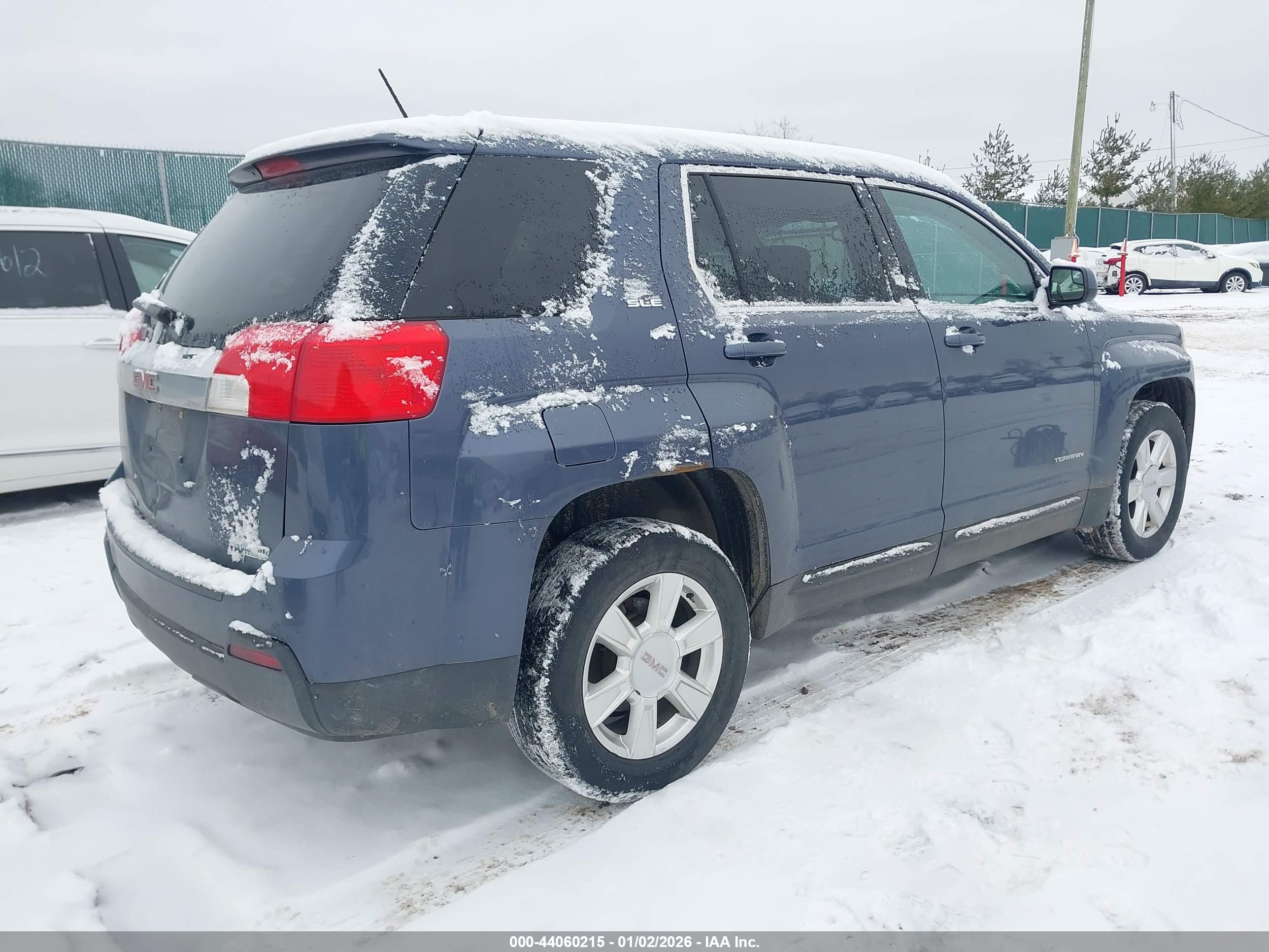GMC TERRAIN image 4