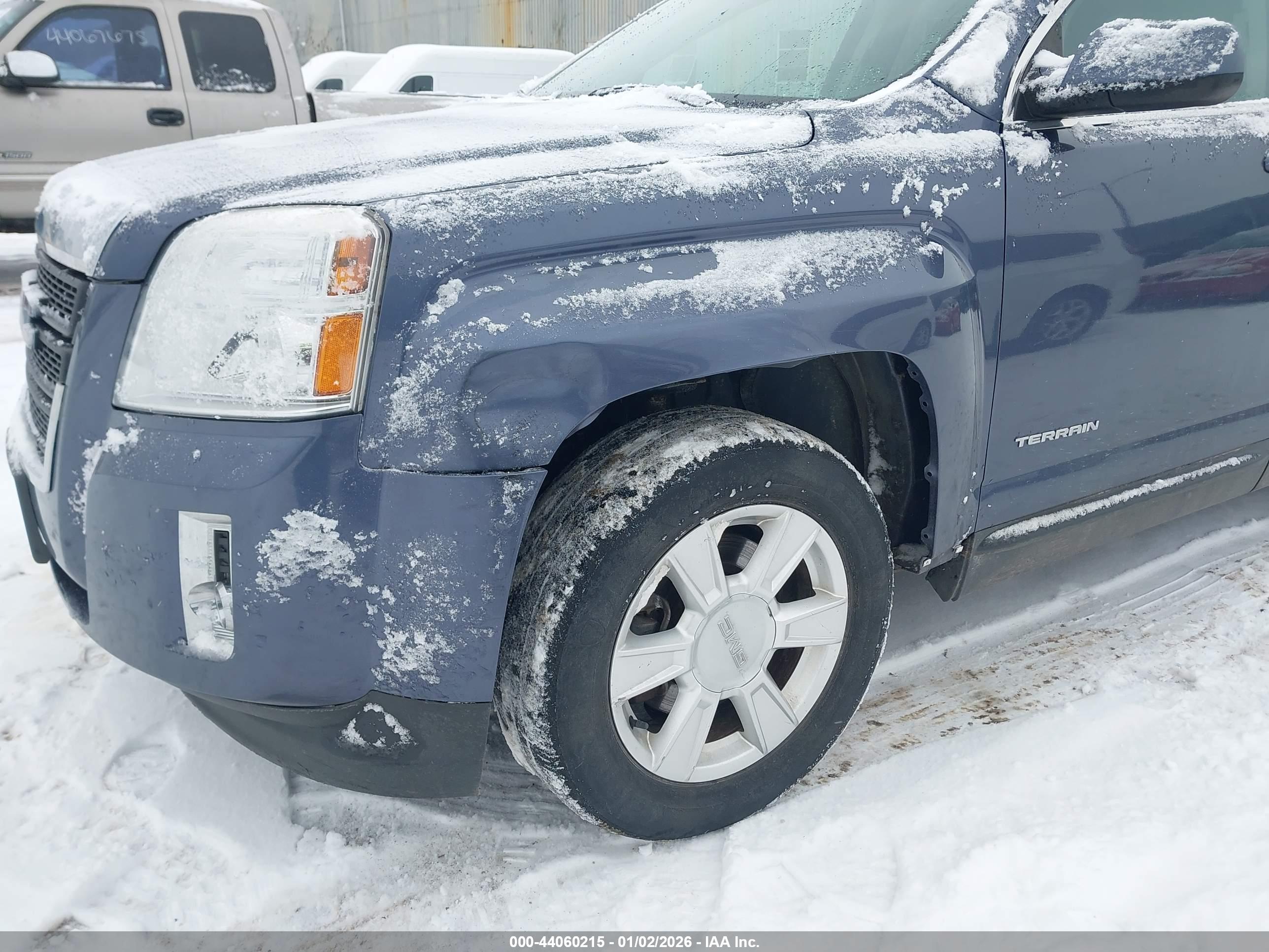 GMC TERRAIN image 6