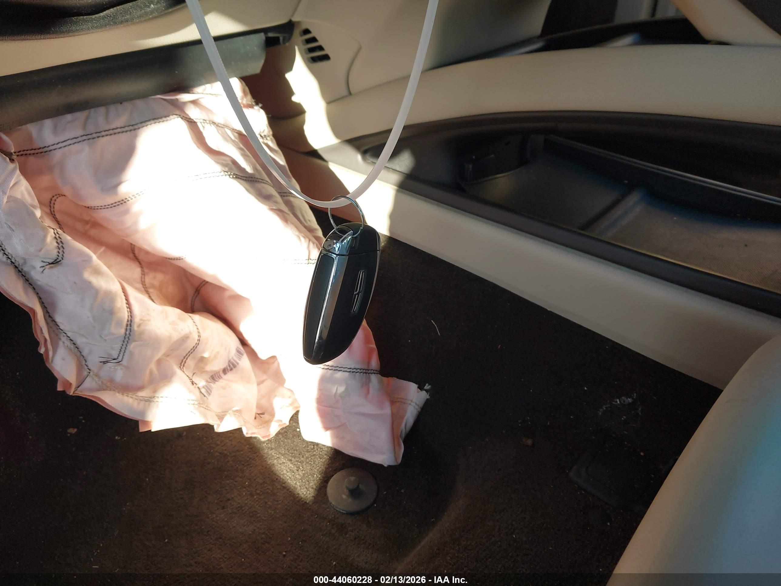 LINCOLN MKZ image 11