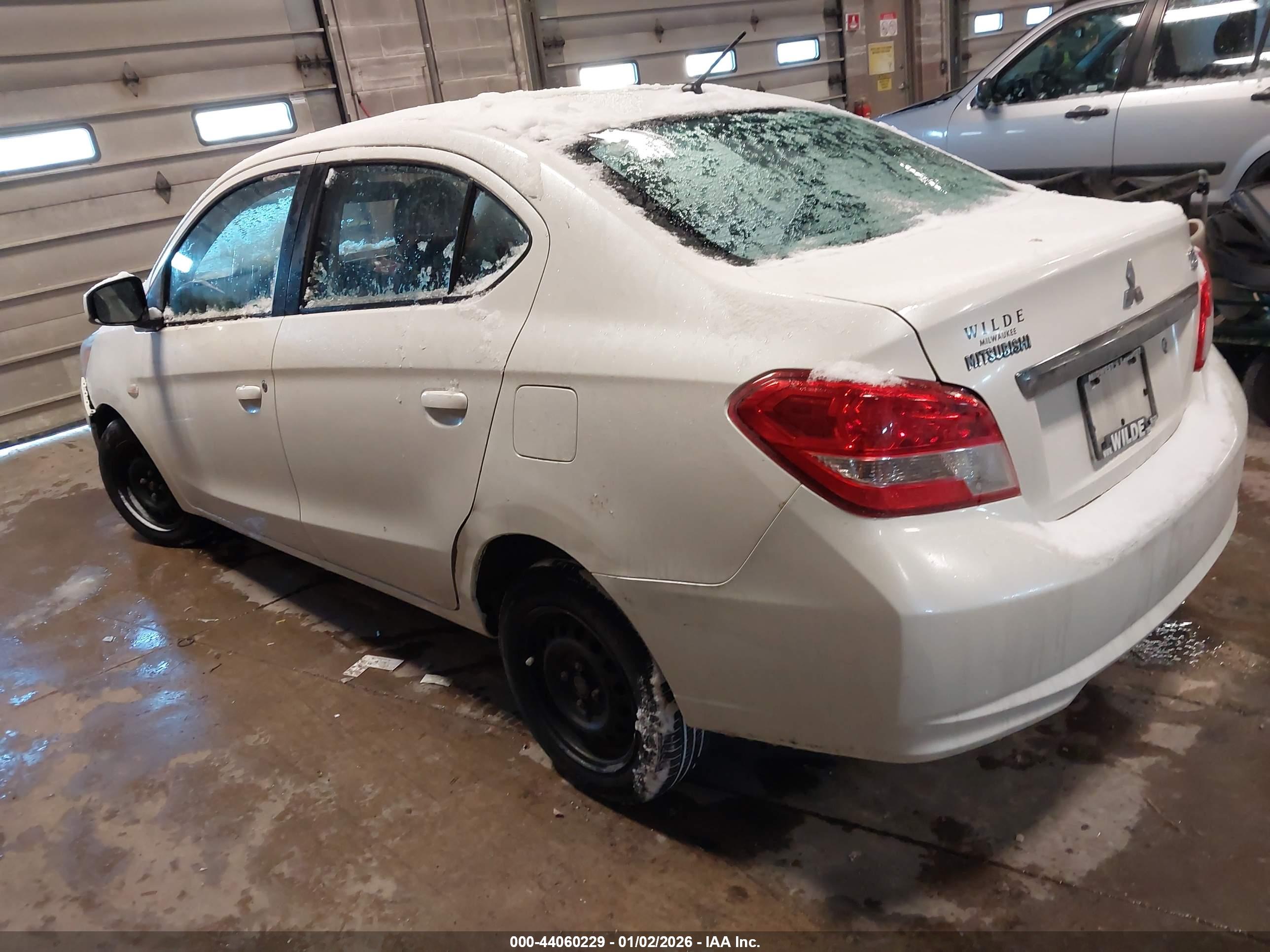 MITSUBISHI MIRAGE image 3