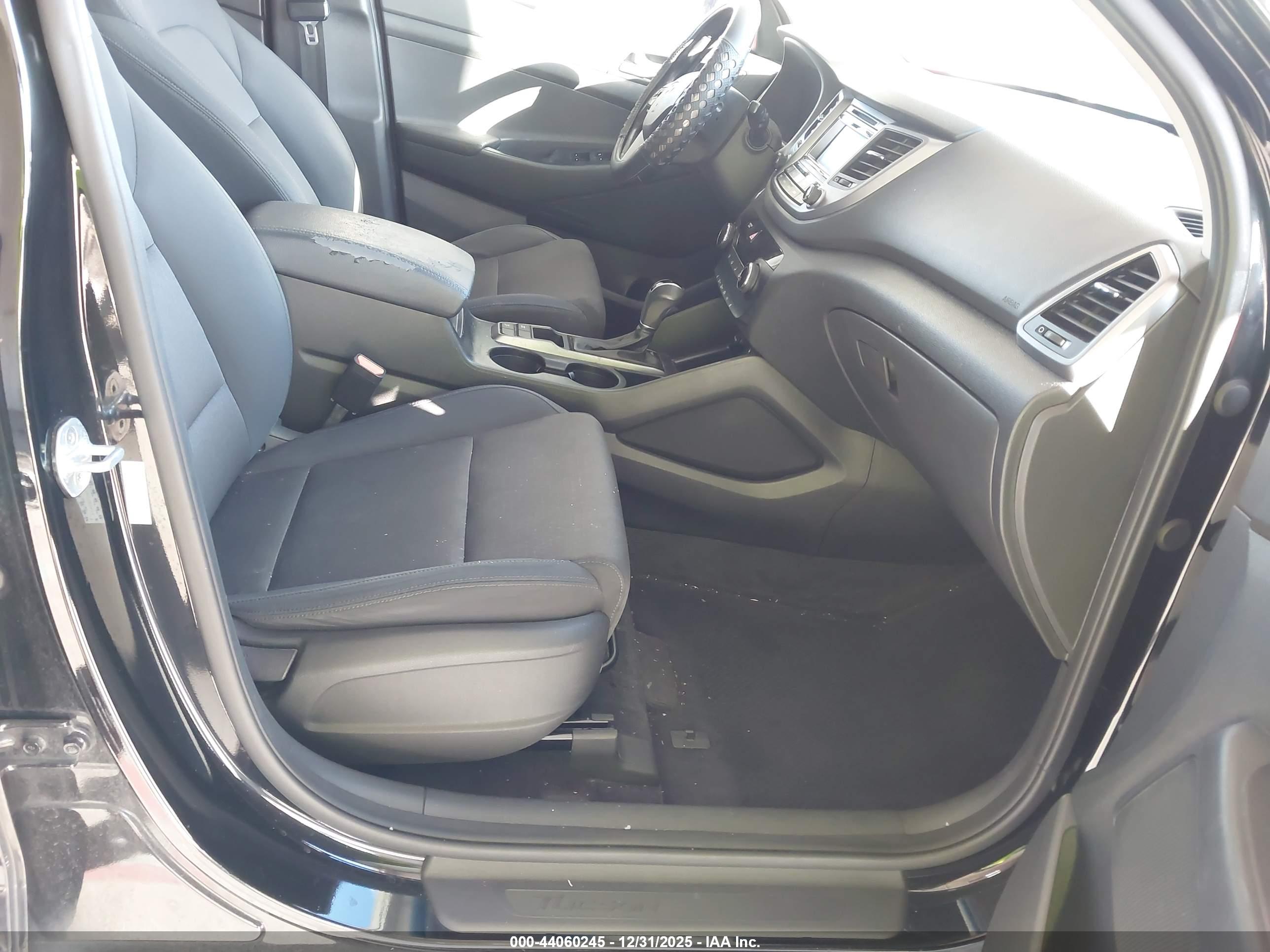 HYUNDAI TUCSON image 5