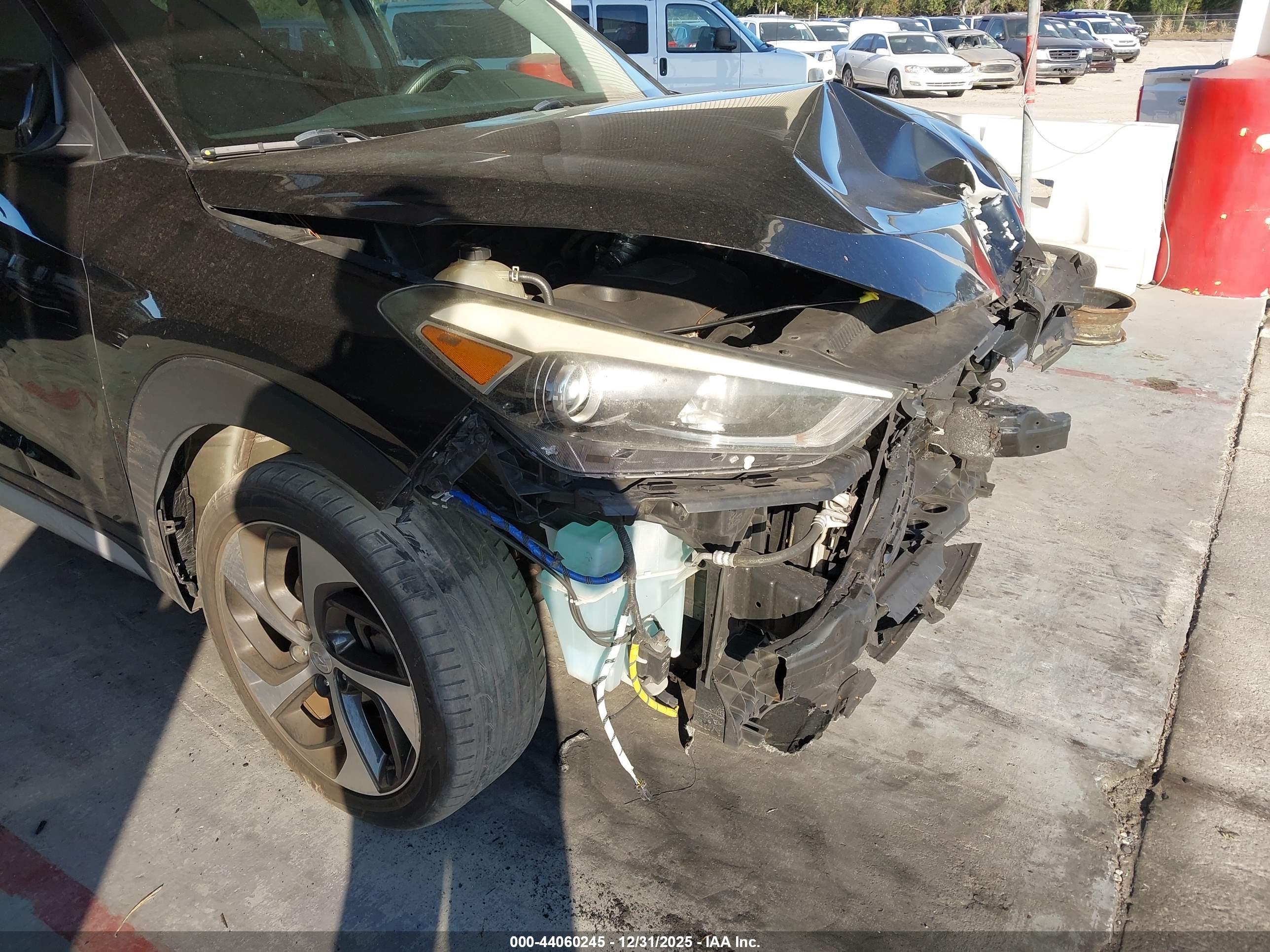 HYUNDAI TUCSON image 6