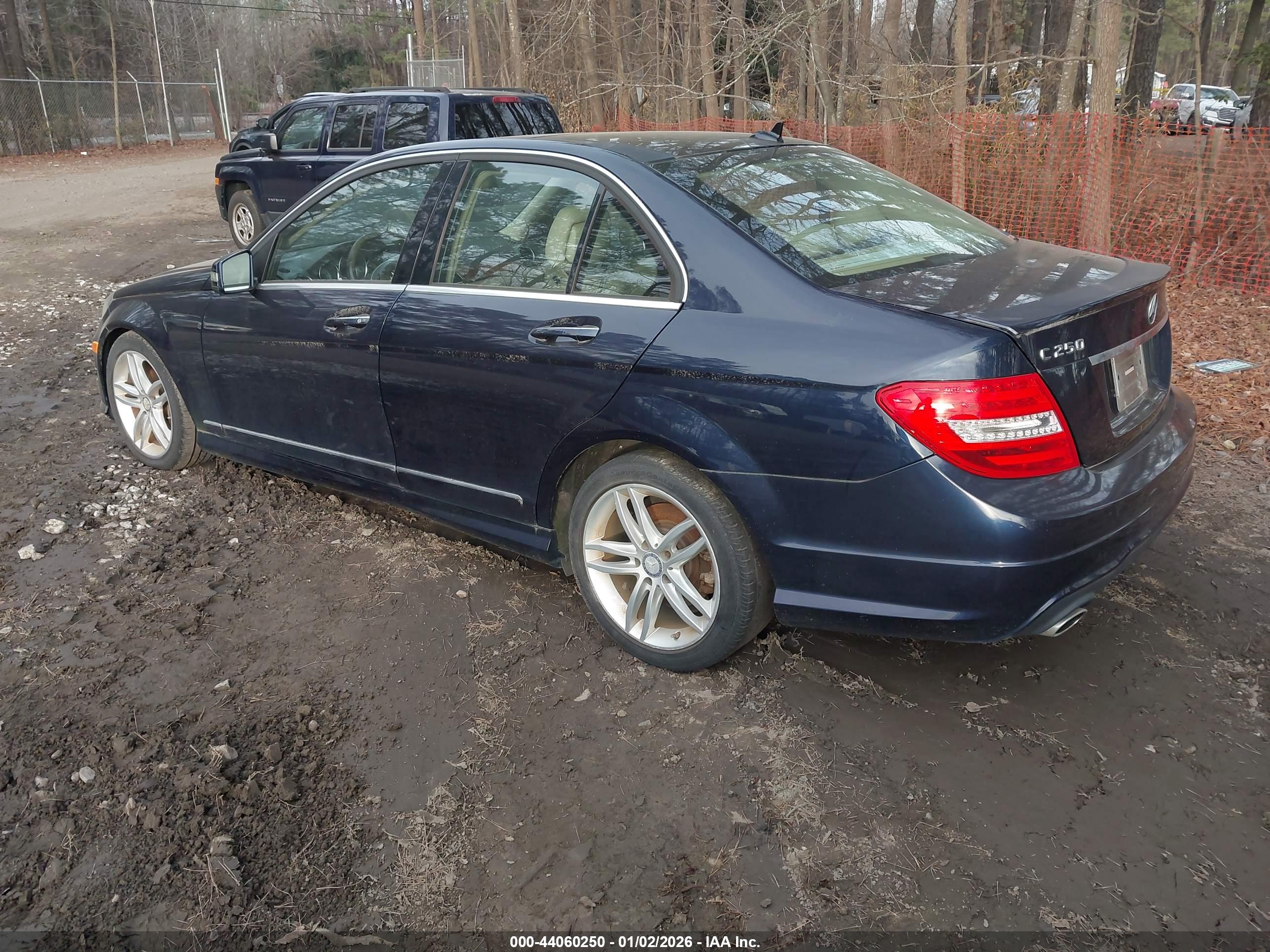 MERCEDES-BENZ C-CLASS image 3