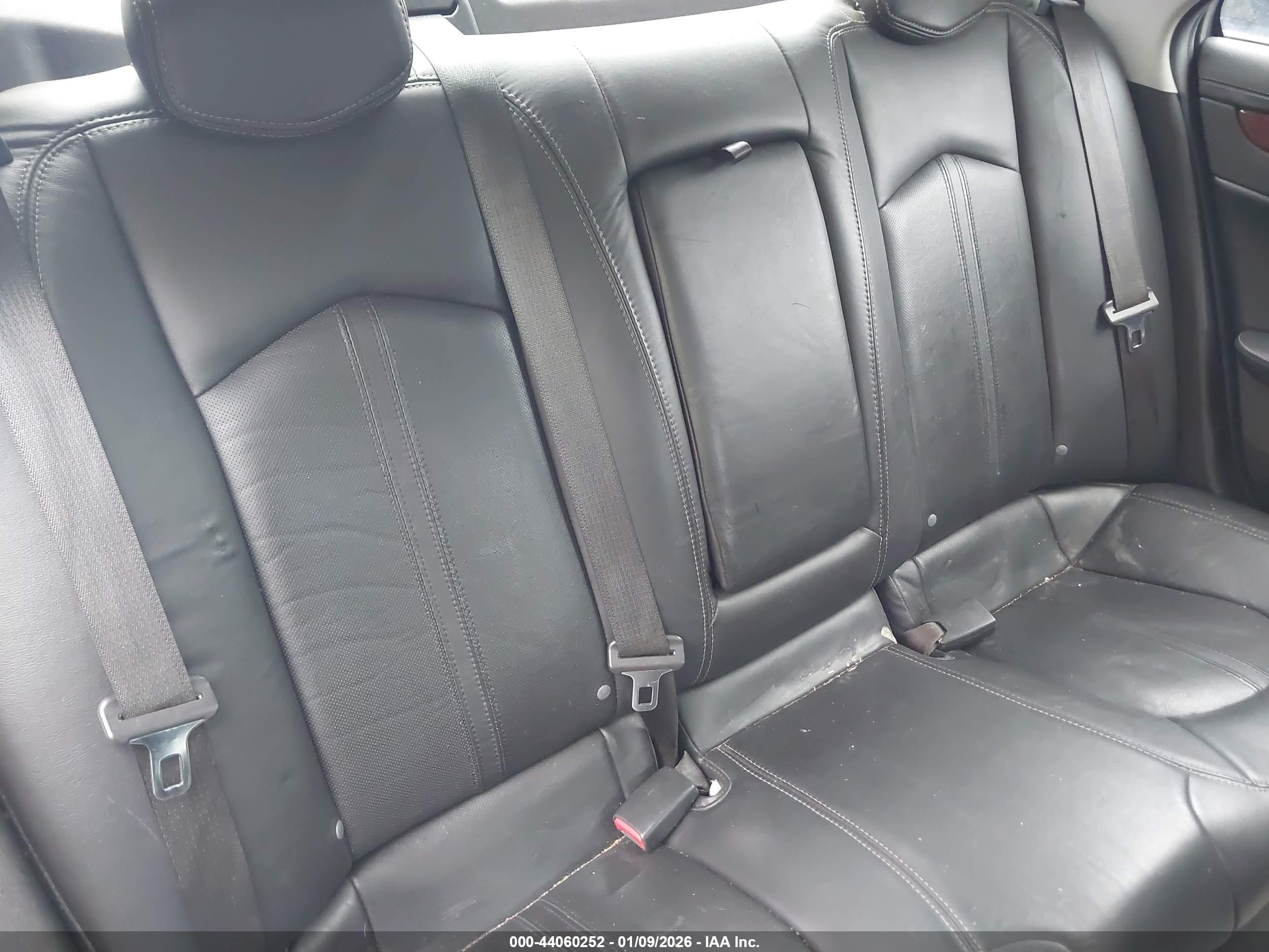 CADILLAC CTS image 8
