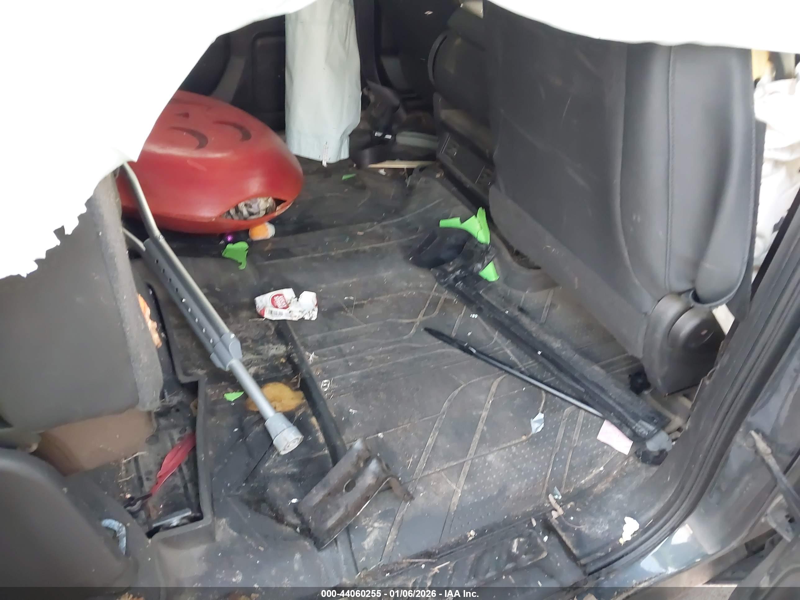 CHEVROLET SILVERADO image 8