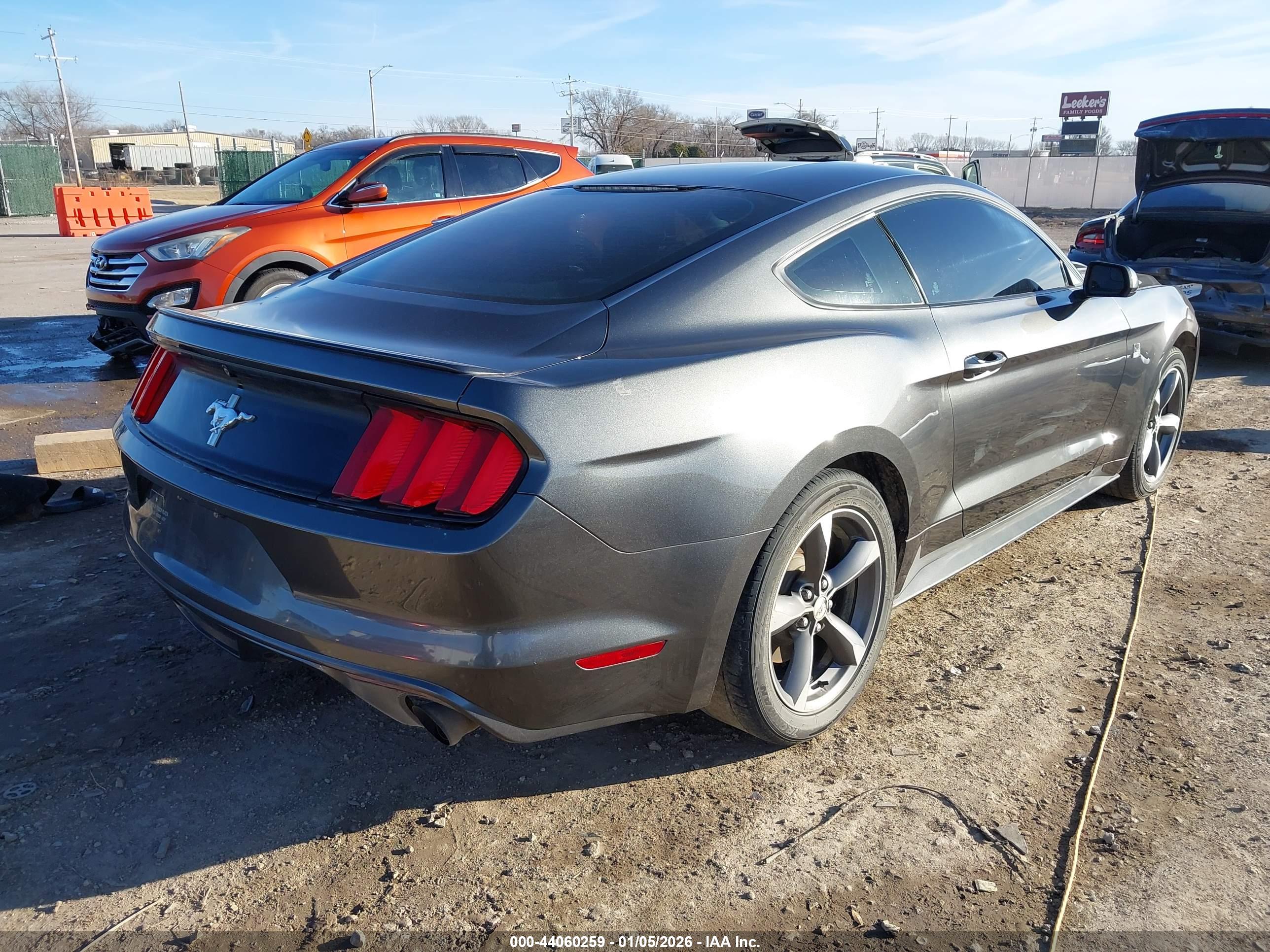 FORD MUSTANG image 4