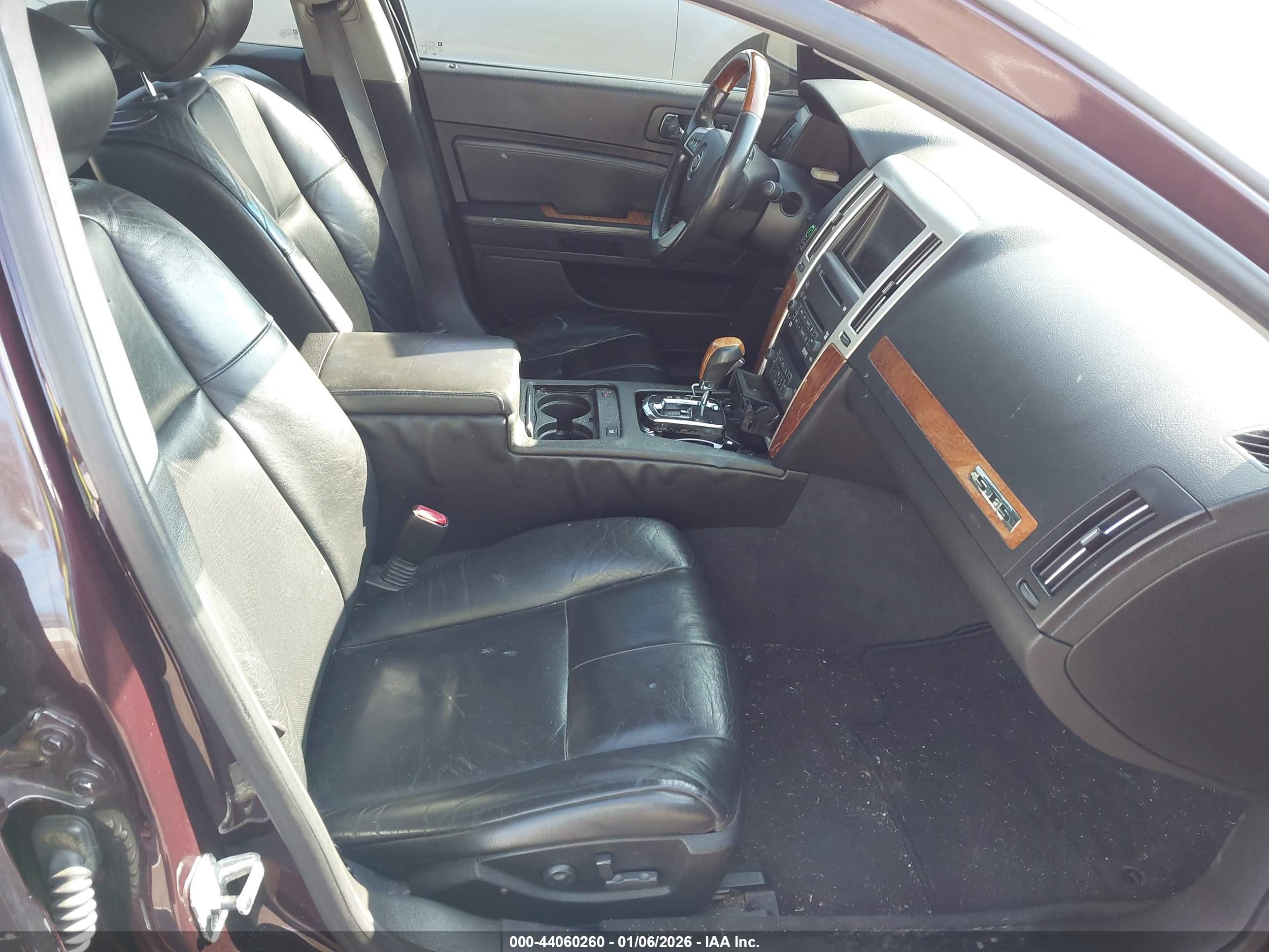CADILLAC STS image 5