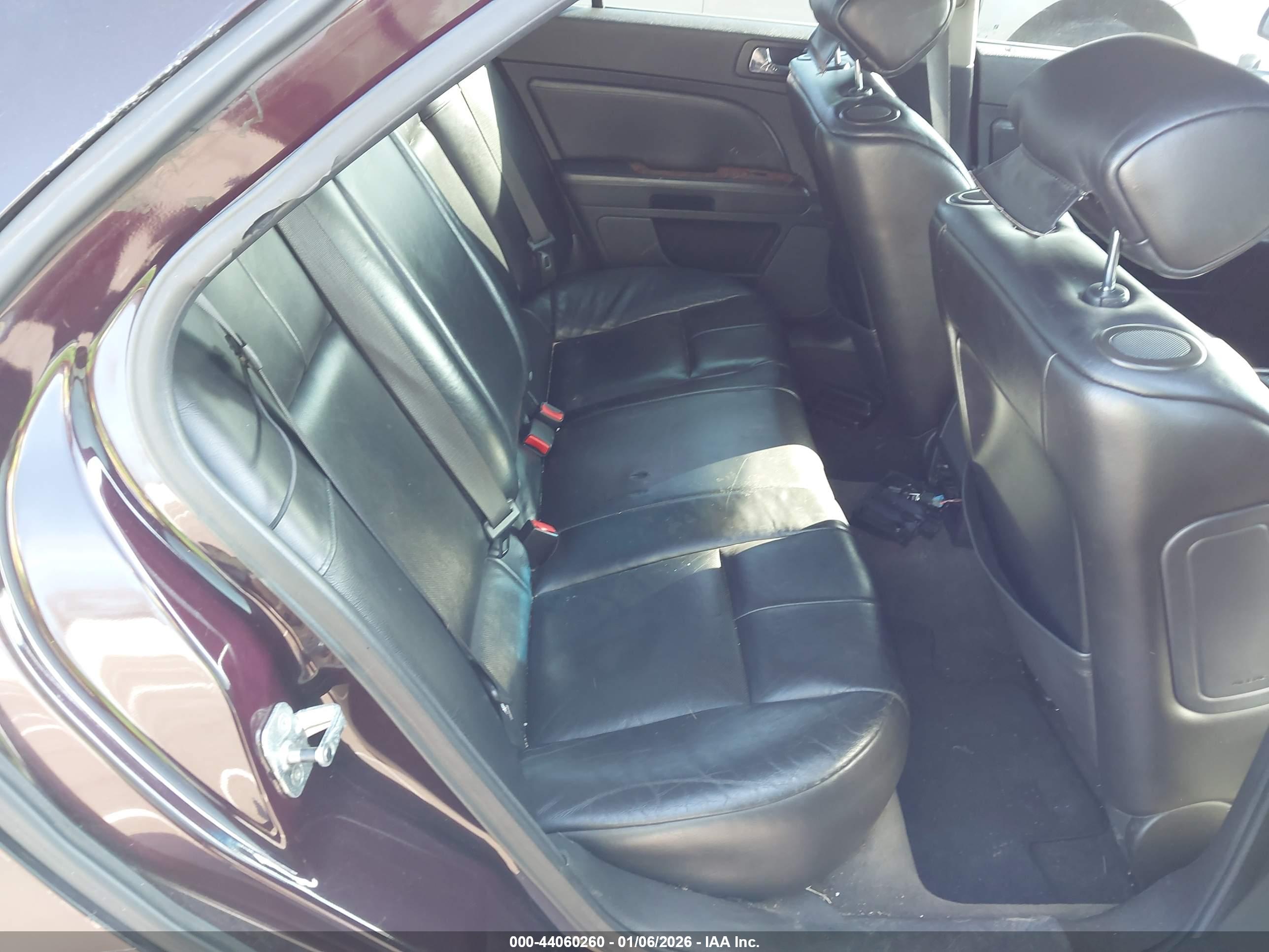 CADILLAC STS image 8