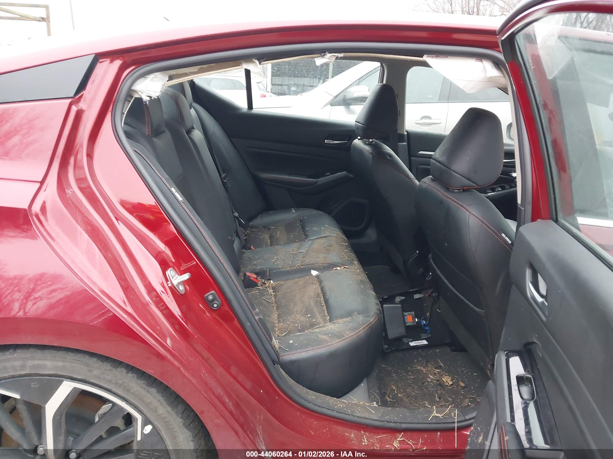 NISSAN ALTIMA image 8