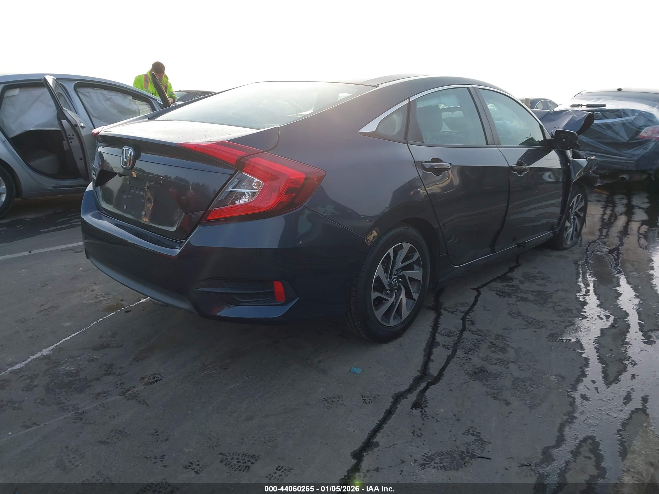 HONDA CIVIC image 4