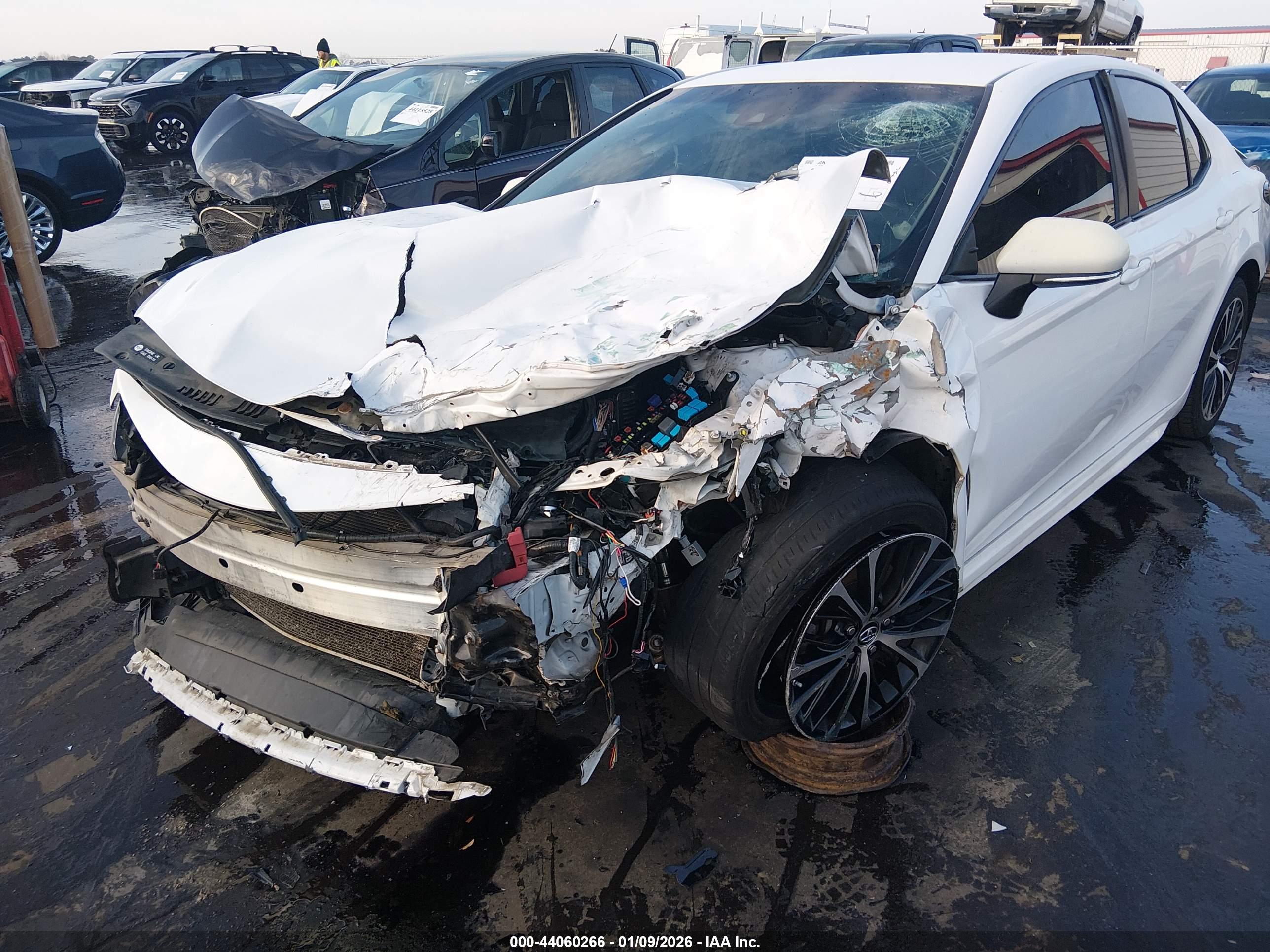 TOYOTA CAMRY image 6