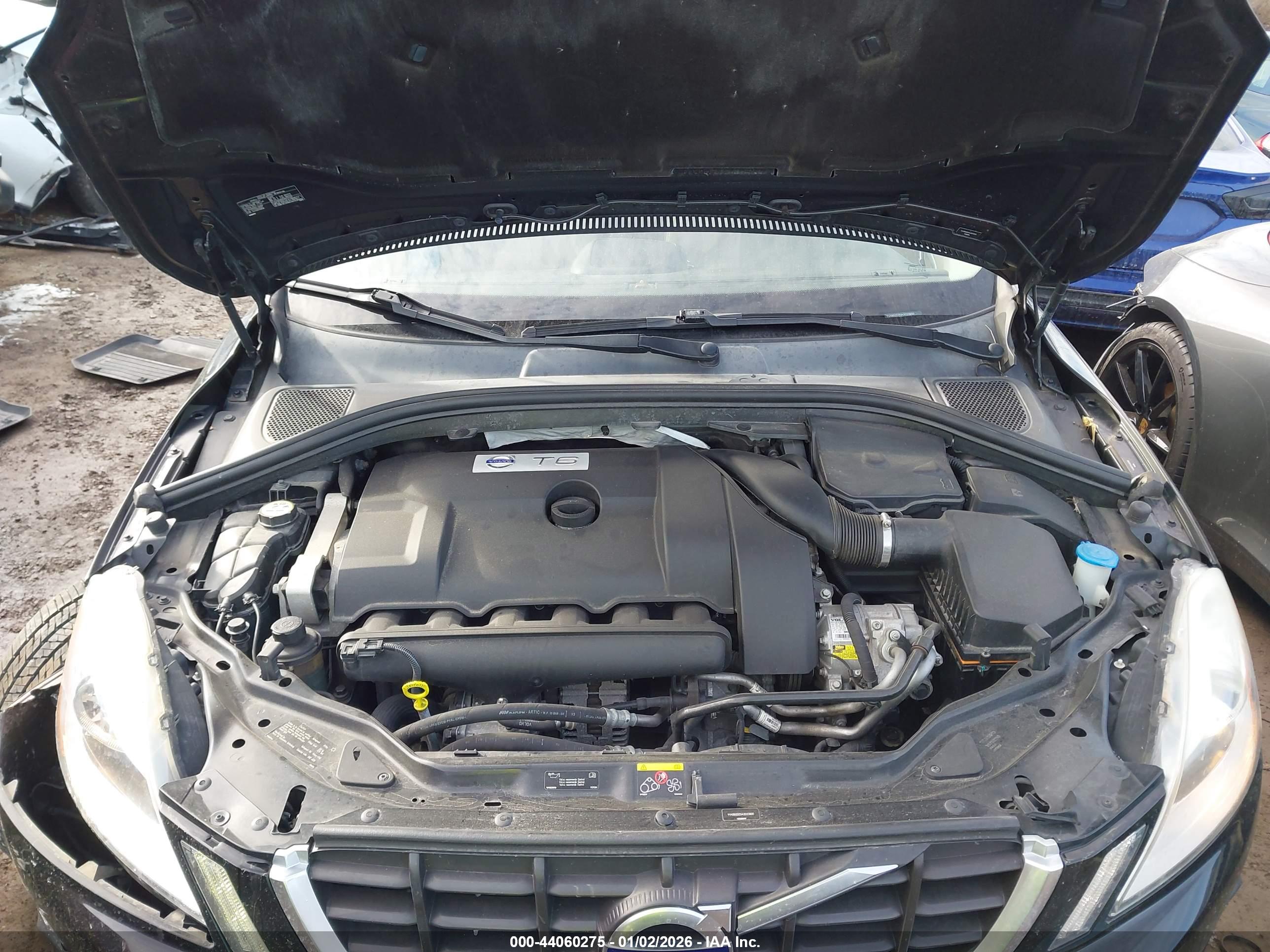 VOLVO XC60 image 10