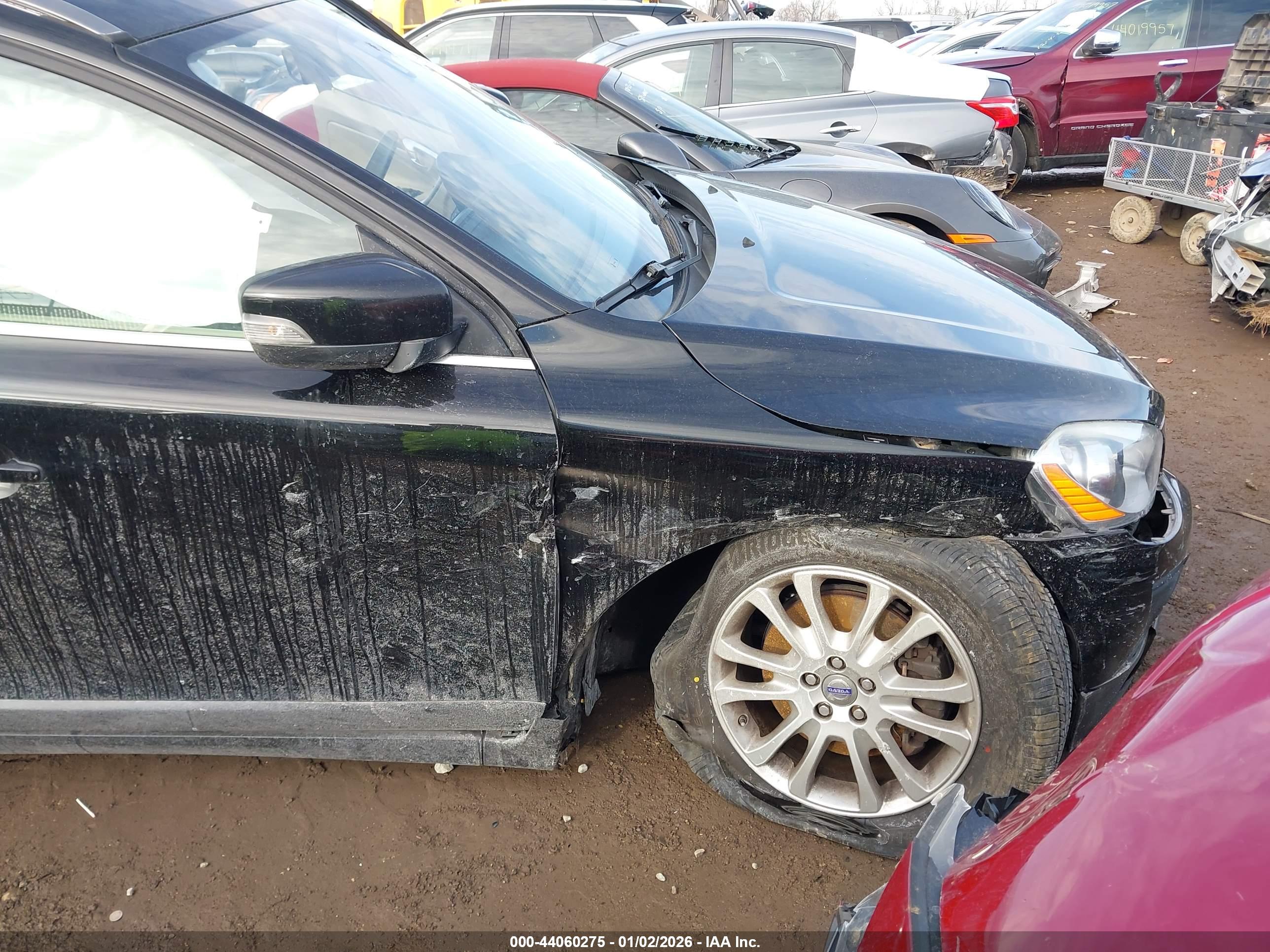 VOLVO XC60 image 6