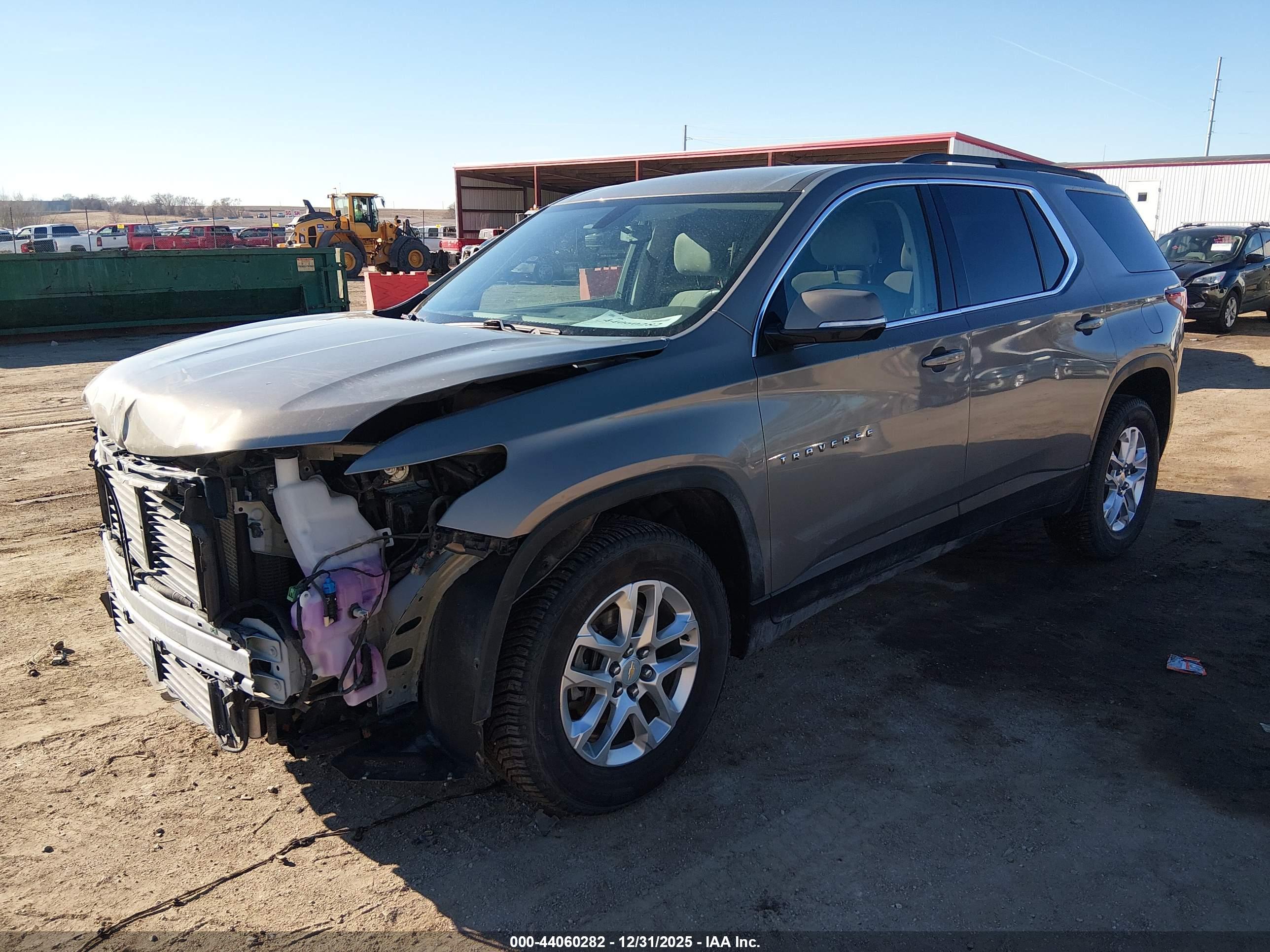 CHEVROLET TRAVERSE image 2