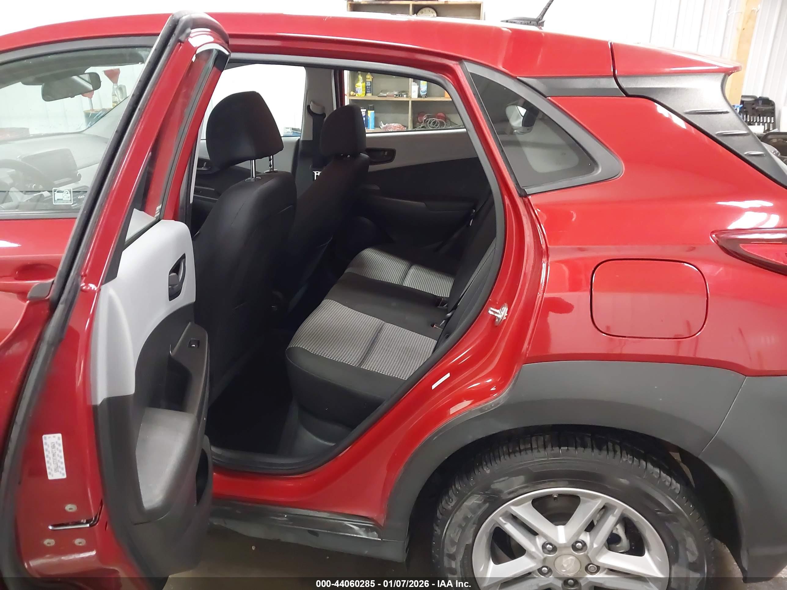 HYUNDAI KONA image 8