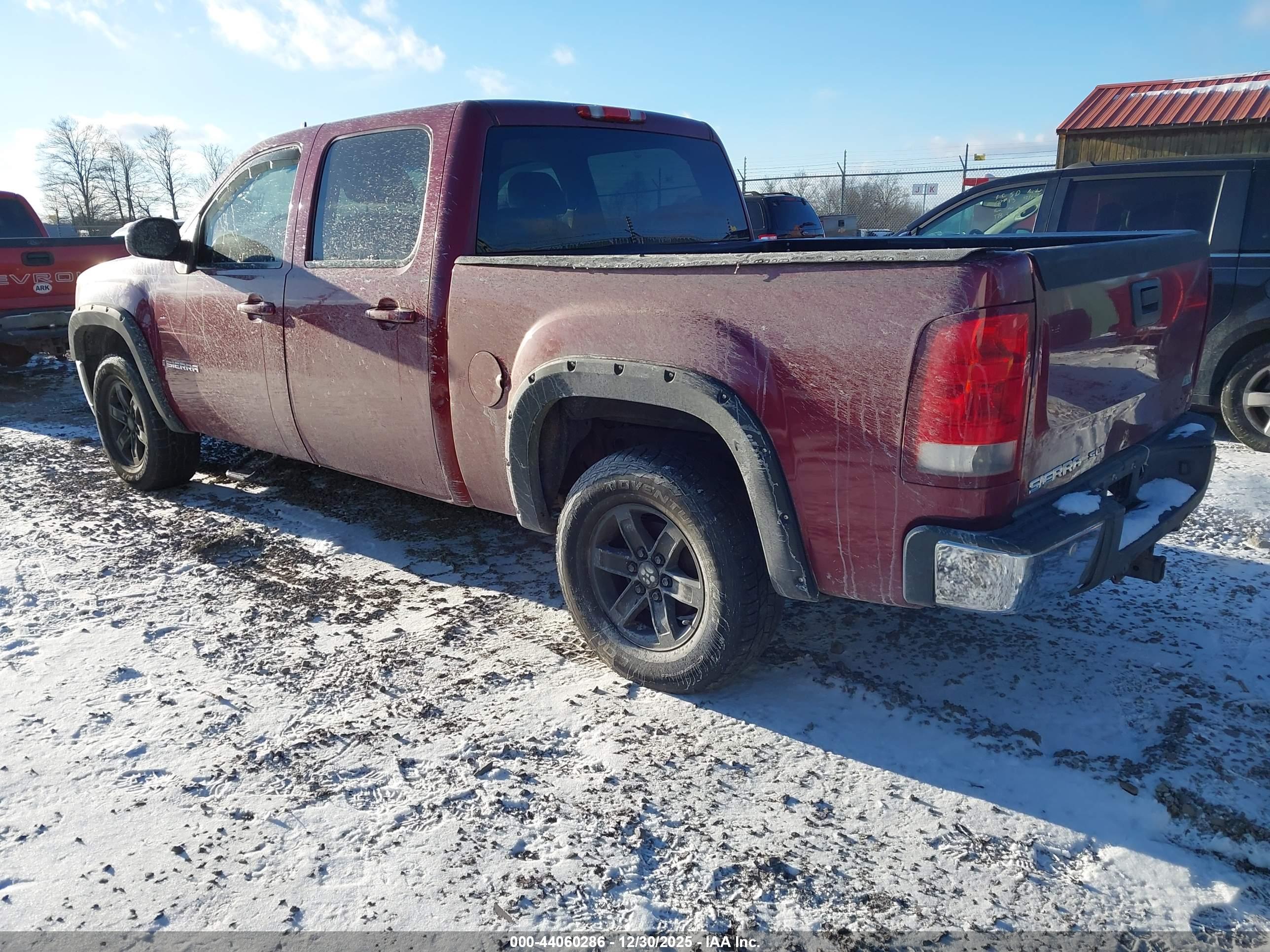 GMC SIERRA image 3