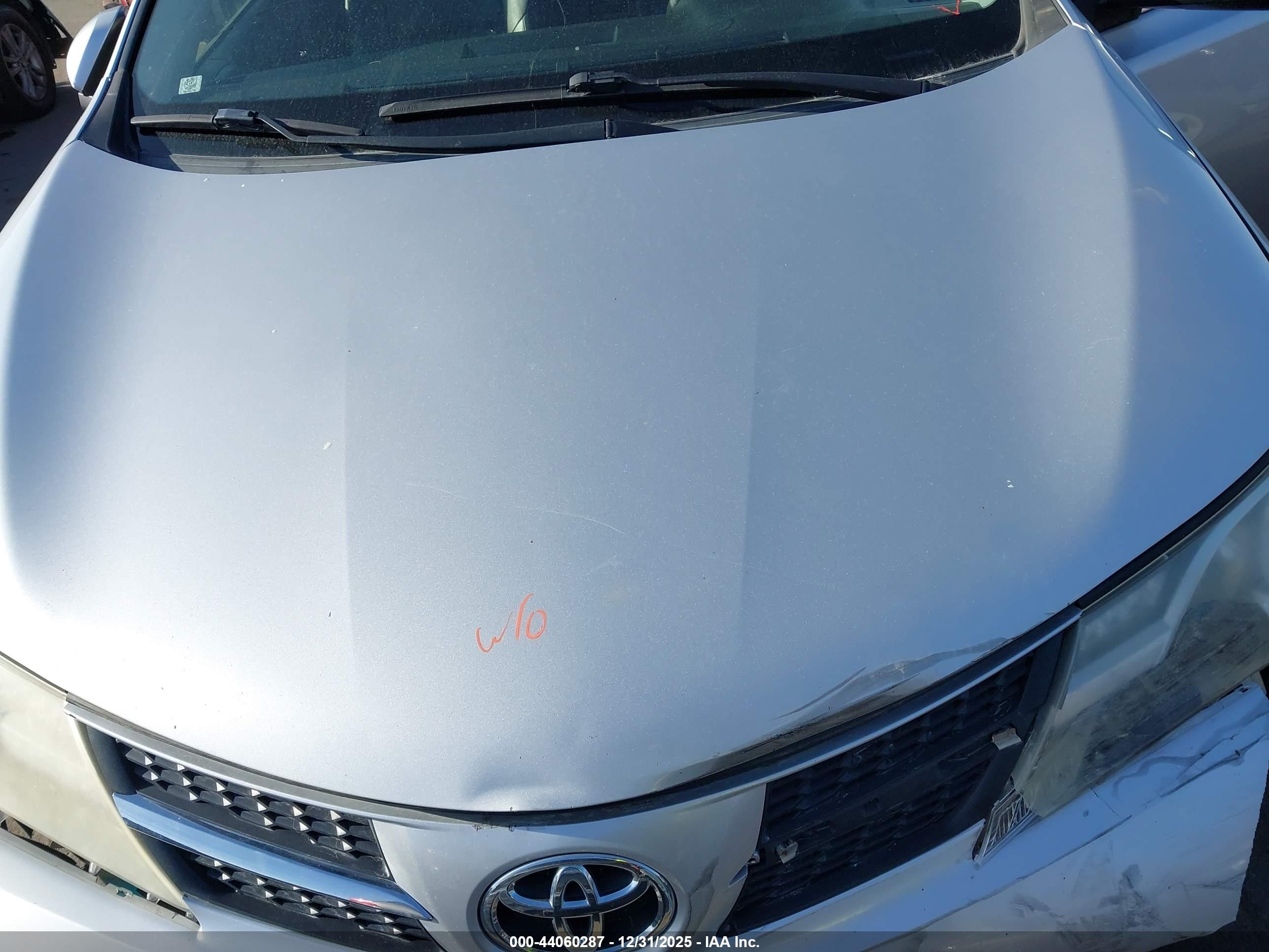 TOYOTA RAV4 image 10