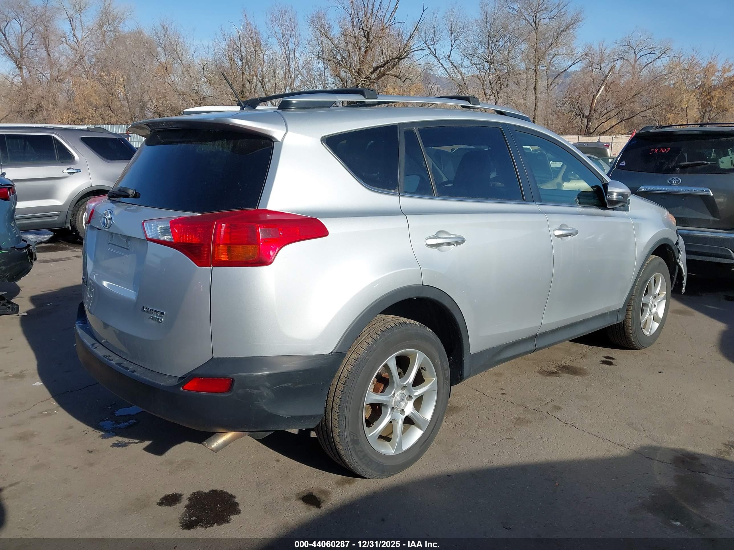 TOYOTA RAV4 image 4