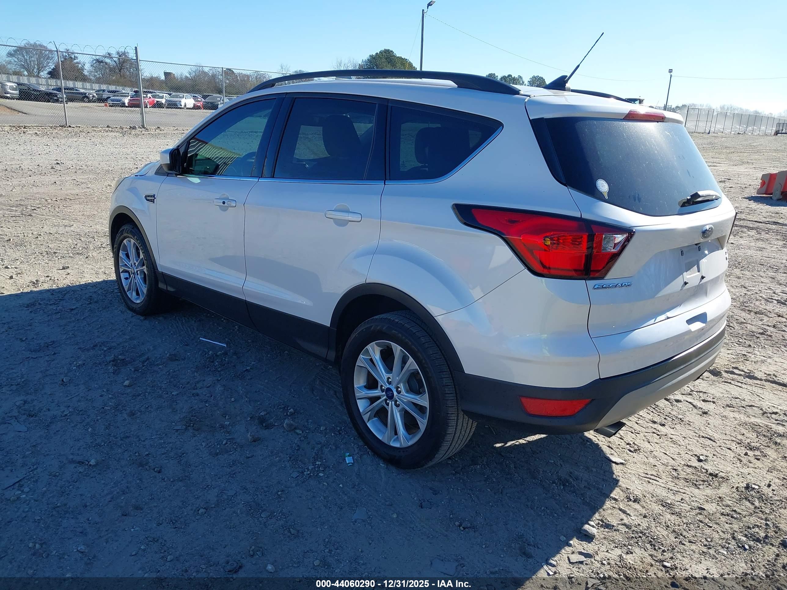 FORD ESCAPE image 3
