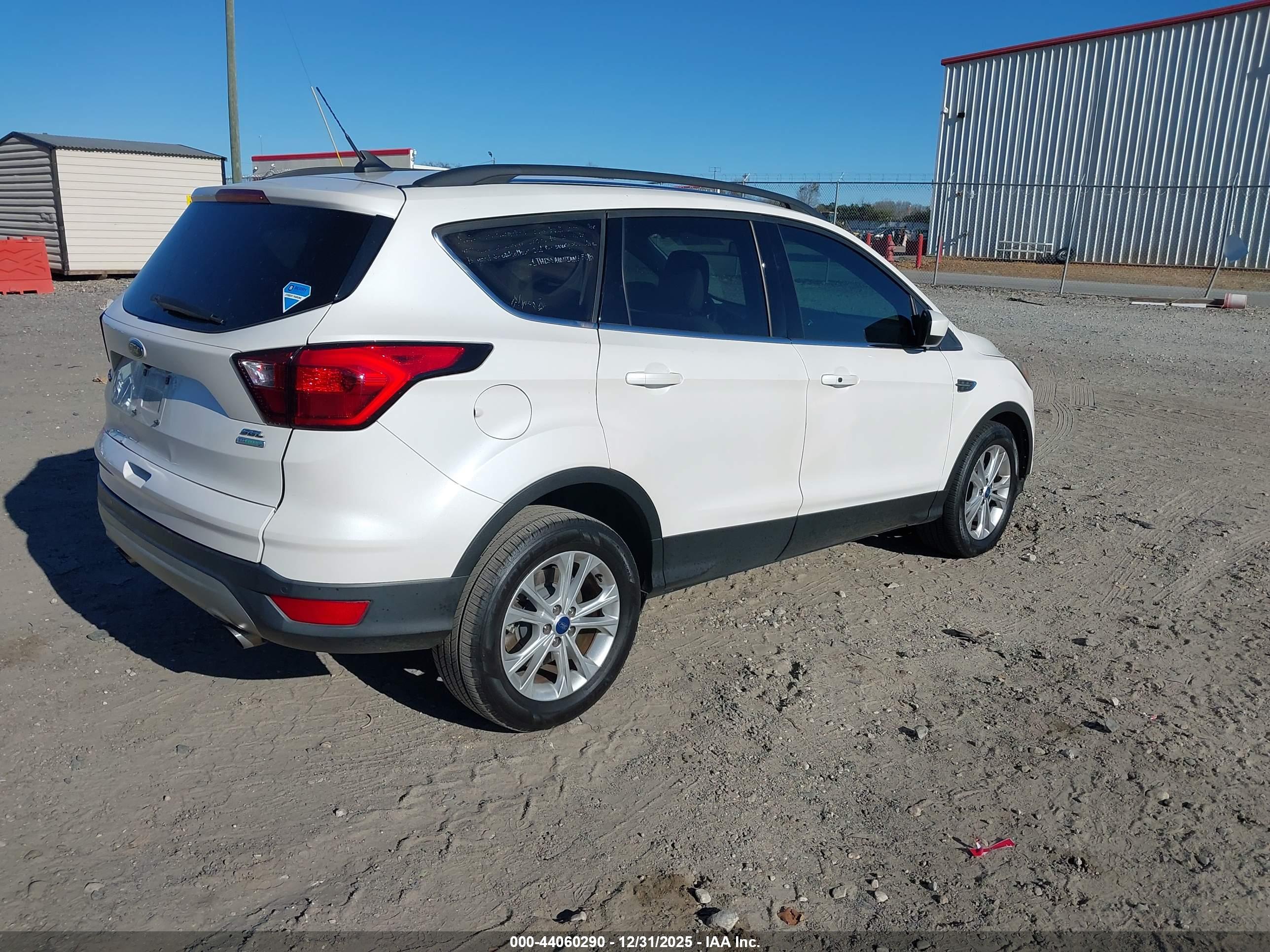 FORD ESCAPE image 4
