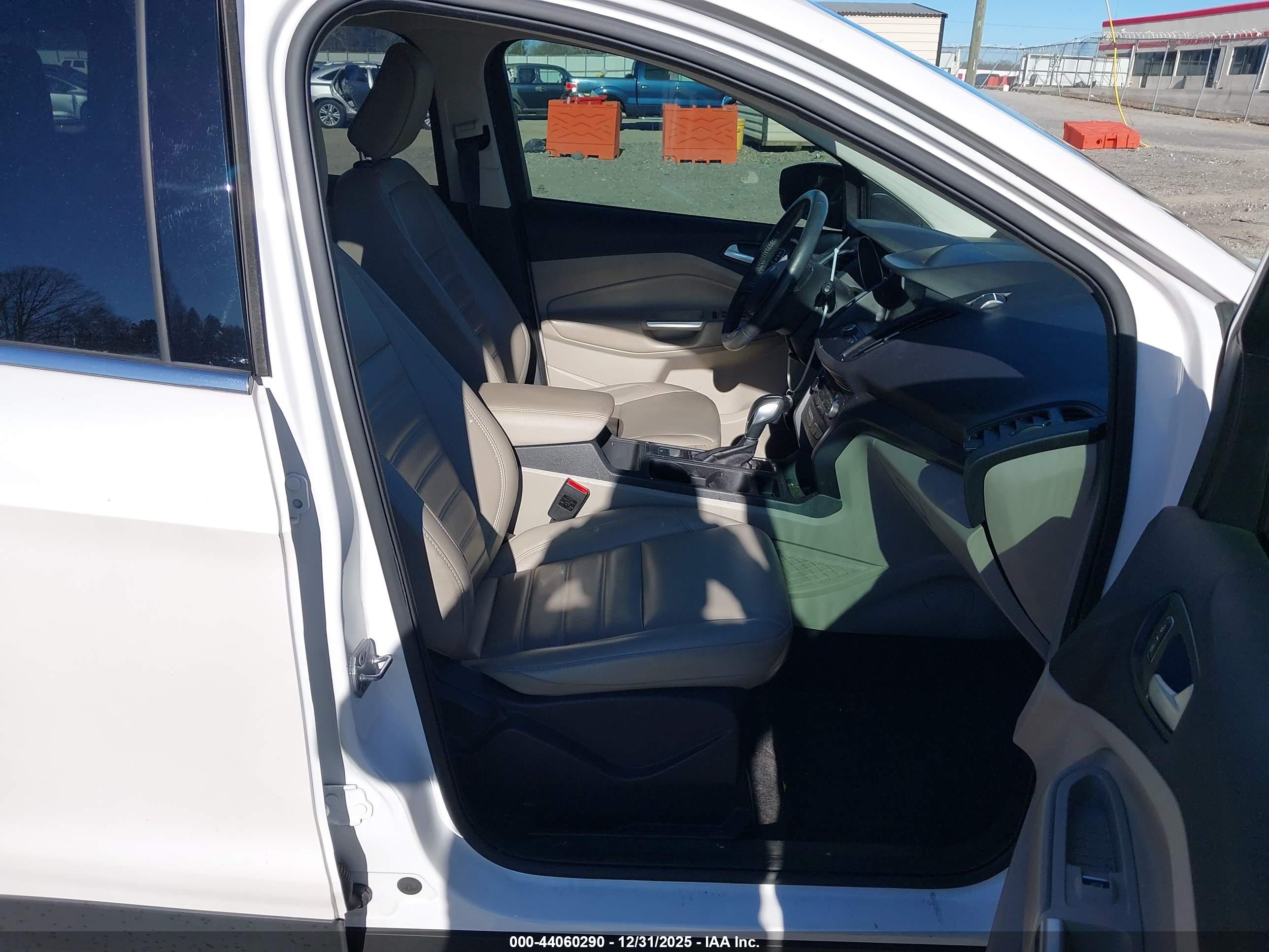FORD ESCAPE image 5