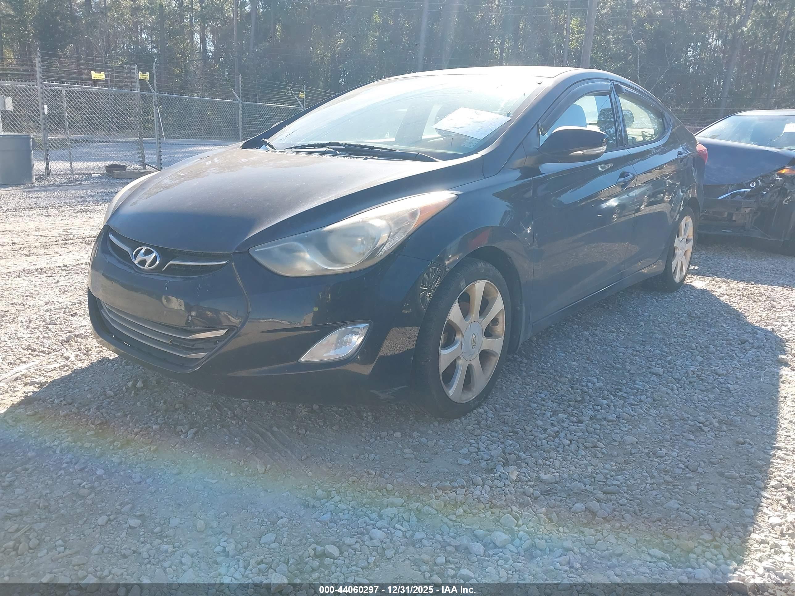 HYUNDAI ELANTRA image 2